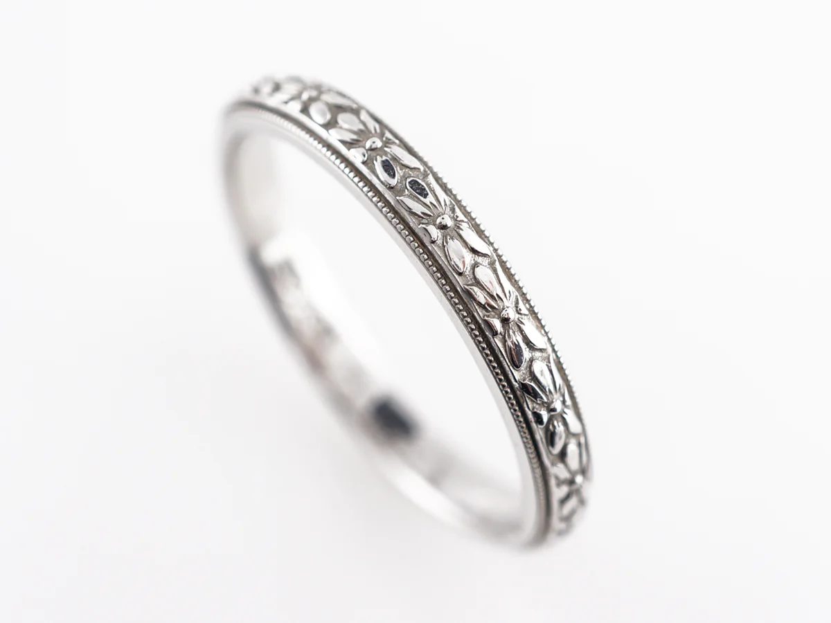 Vintage Deco Blossom W/ Milgrain Men's Wedding Band in 18k - Image 3