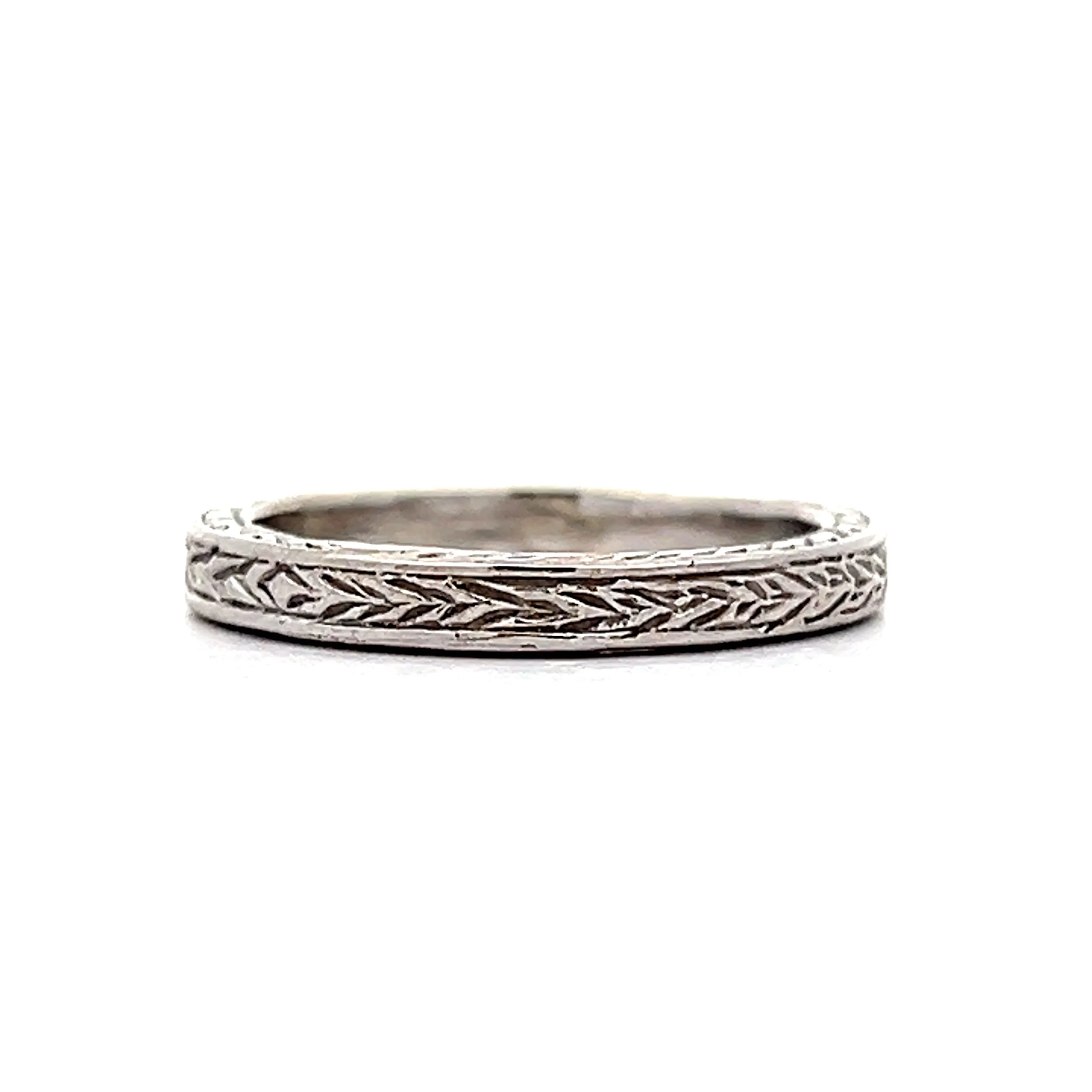 Vintage Deco Chevron Wedding Band in 14k White Gold - Image 3