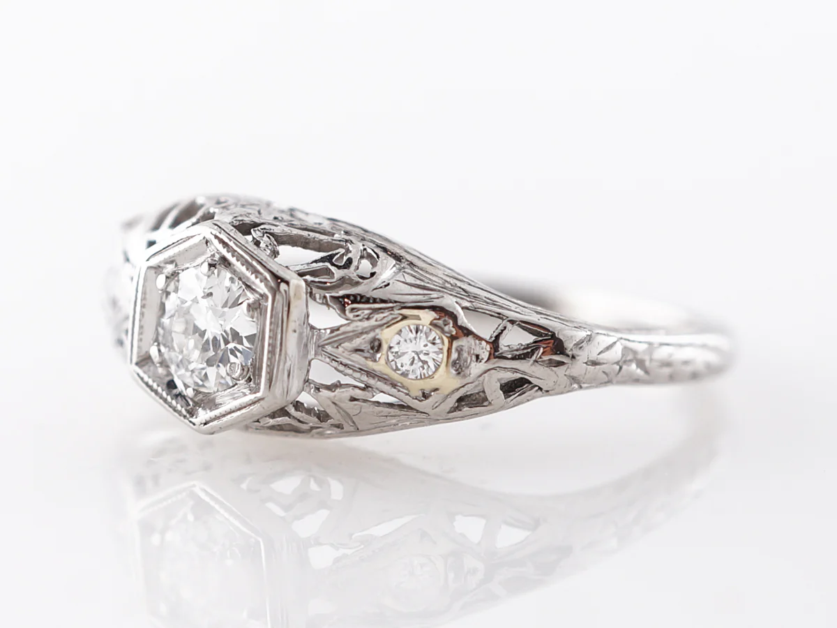 Vintage Deco Filigree Diamond Engagement Ring in Platinum - Image 2