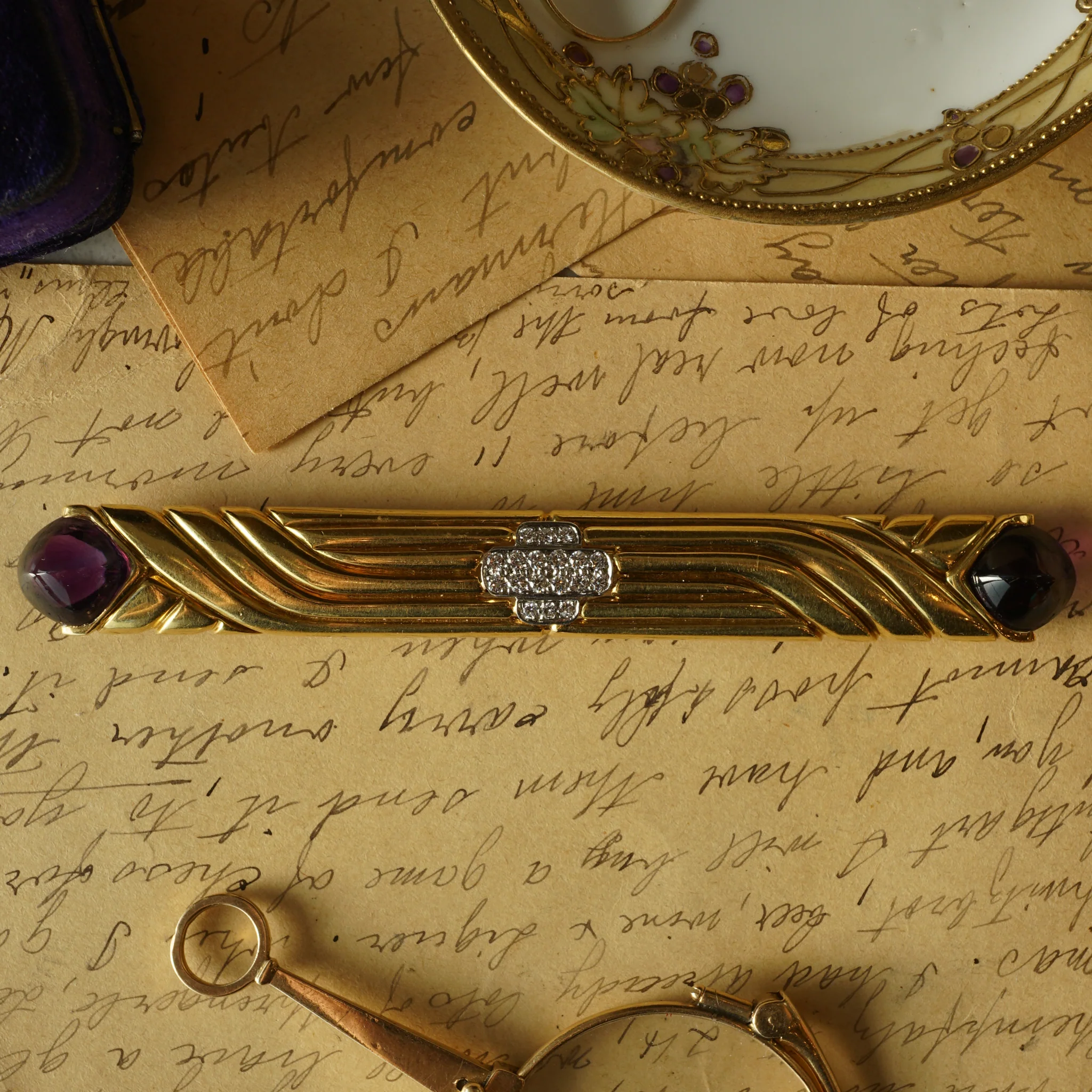 Vintage Depose Bondania Brooch w/ Diamonds & Amethyst in 18k Gold - Image 3