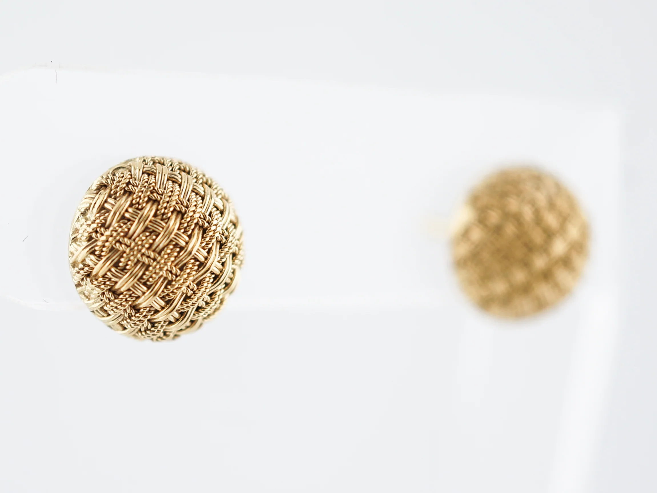 Vintage Earrings Mid-Century in 18k Yellow Gold - Image 2