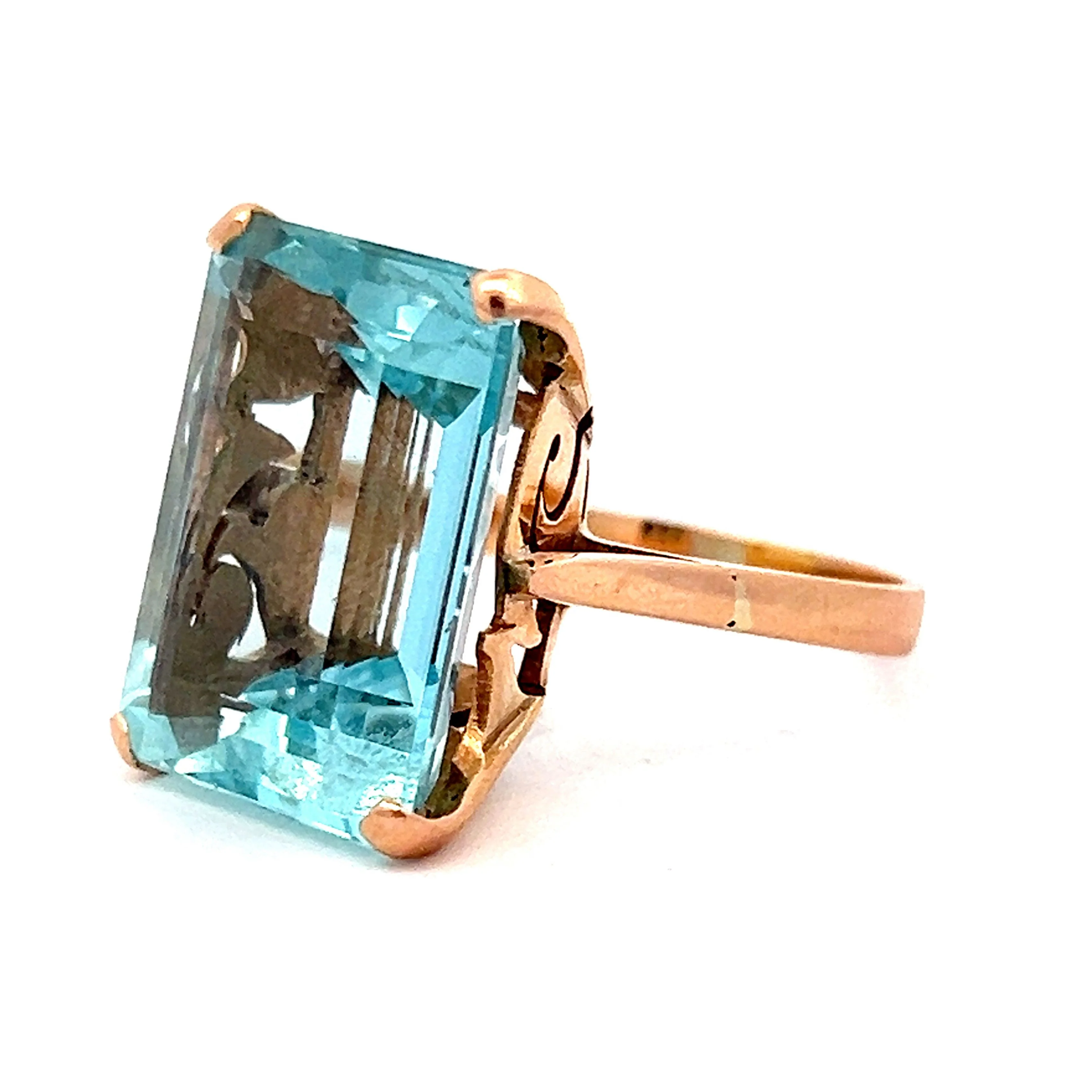 Vintage Emerald Cut Aquamarine Cocktail Ring in Rose Gold - Image 2