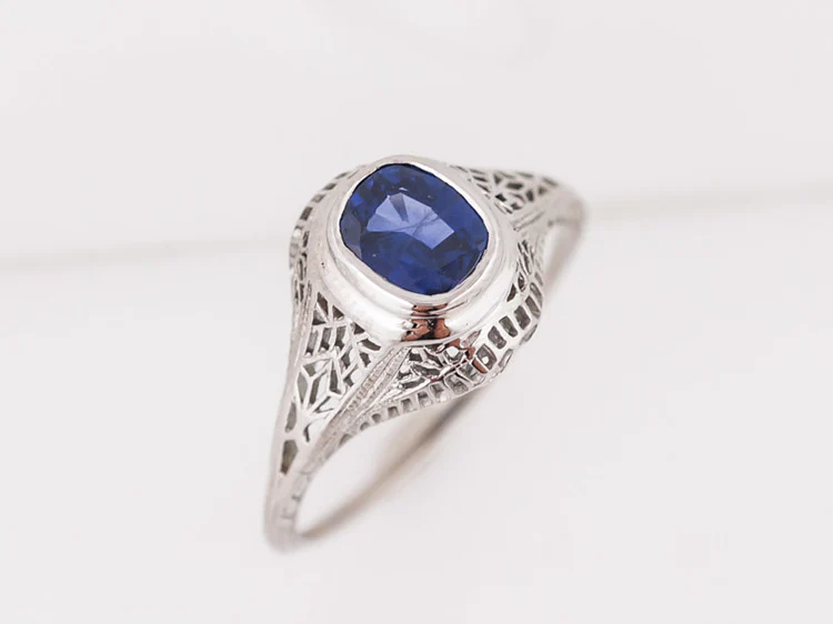 Vintage Filigree Sapphire Engagement Ring in 14k & Platinum - Image 4