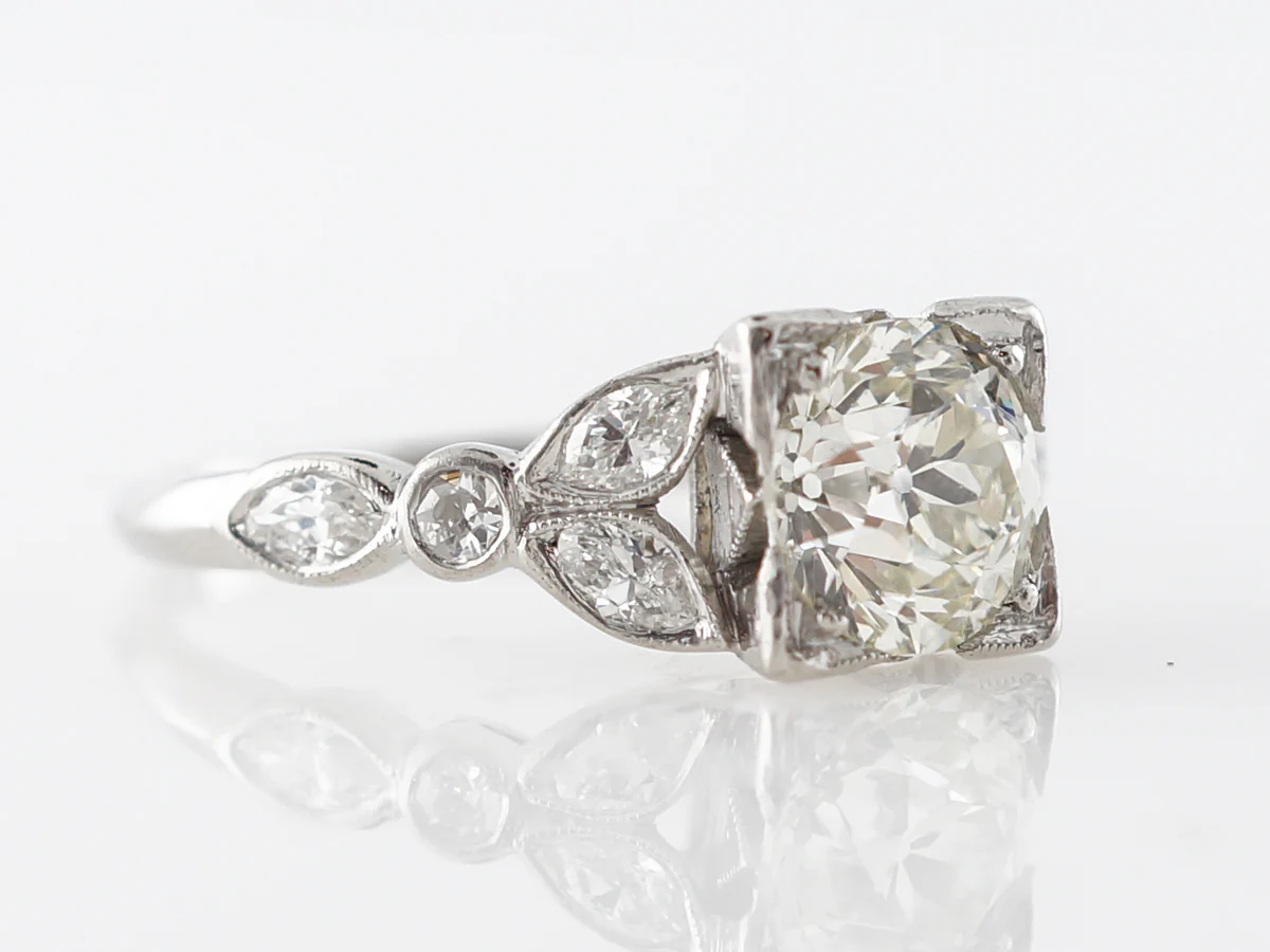 Vintage Floral Art Deco Diamond Engagement Ring in Platinum - Image 3