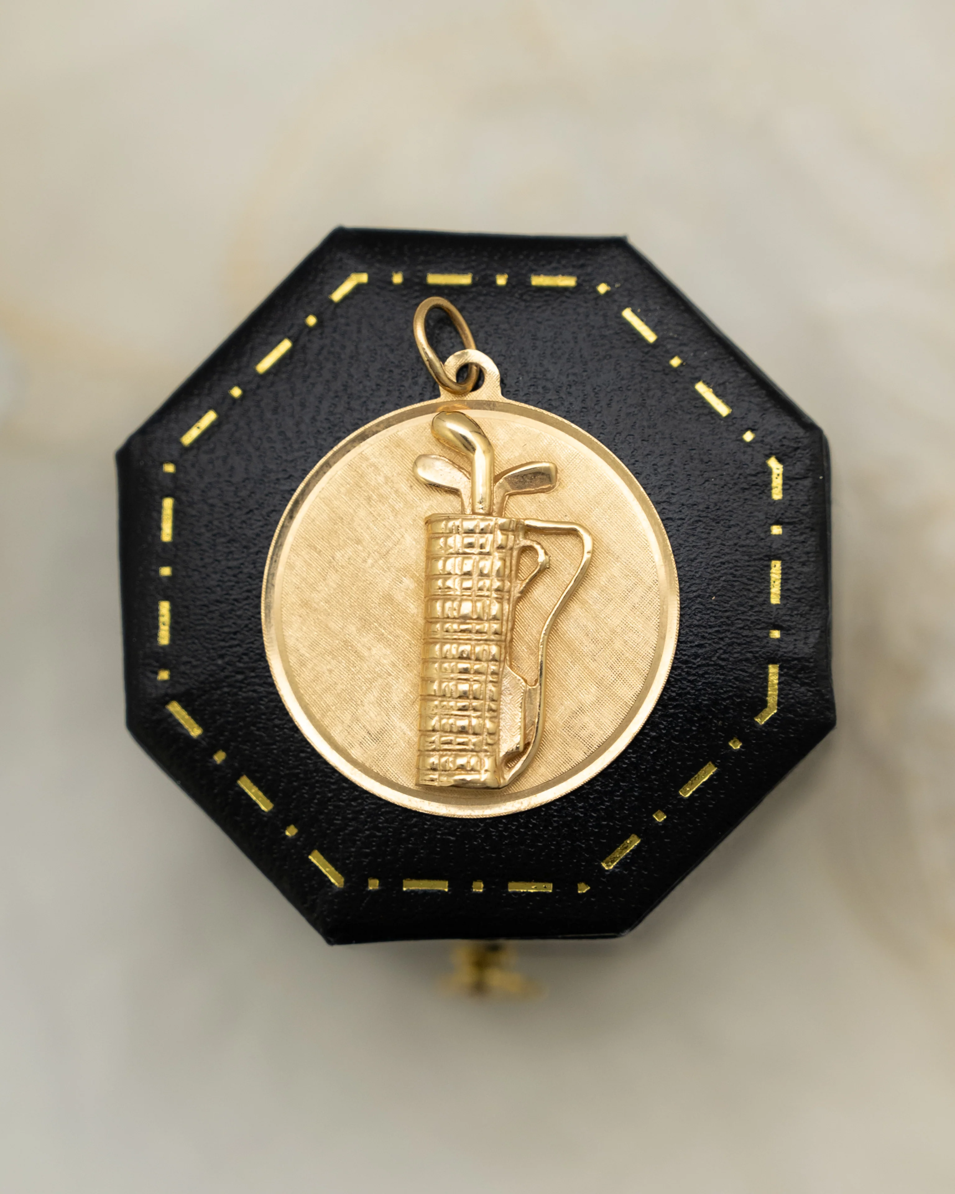 Vintage Golf Pendant Necklace in 14k Yellow Gold - Image 3