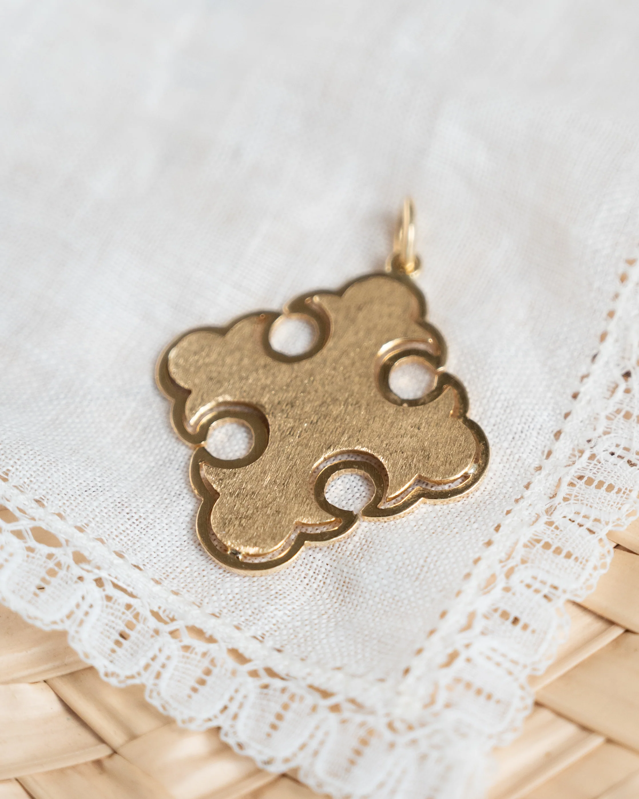 Vintage Maltese Cross Pendant in 18k Yellow Gold - Image 4