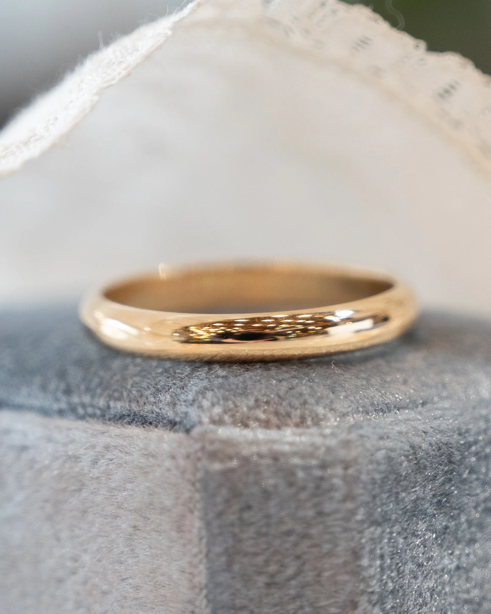 Vintage Mens 3.5mm Wedding Band 14k Yellow Gold - Image 6