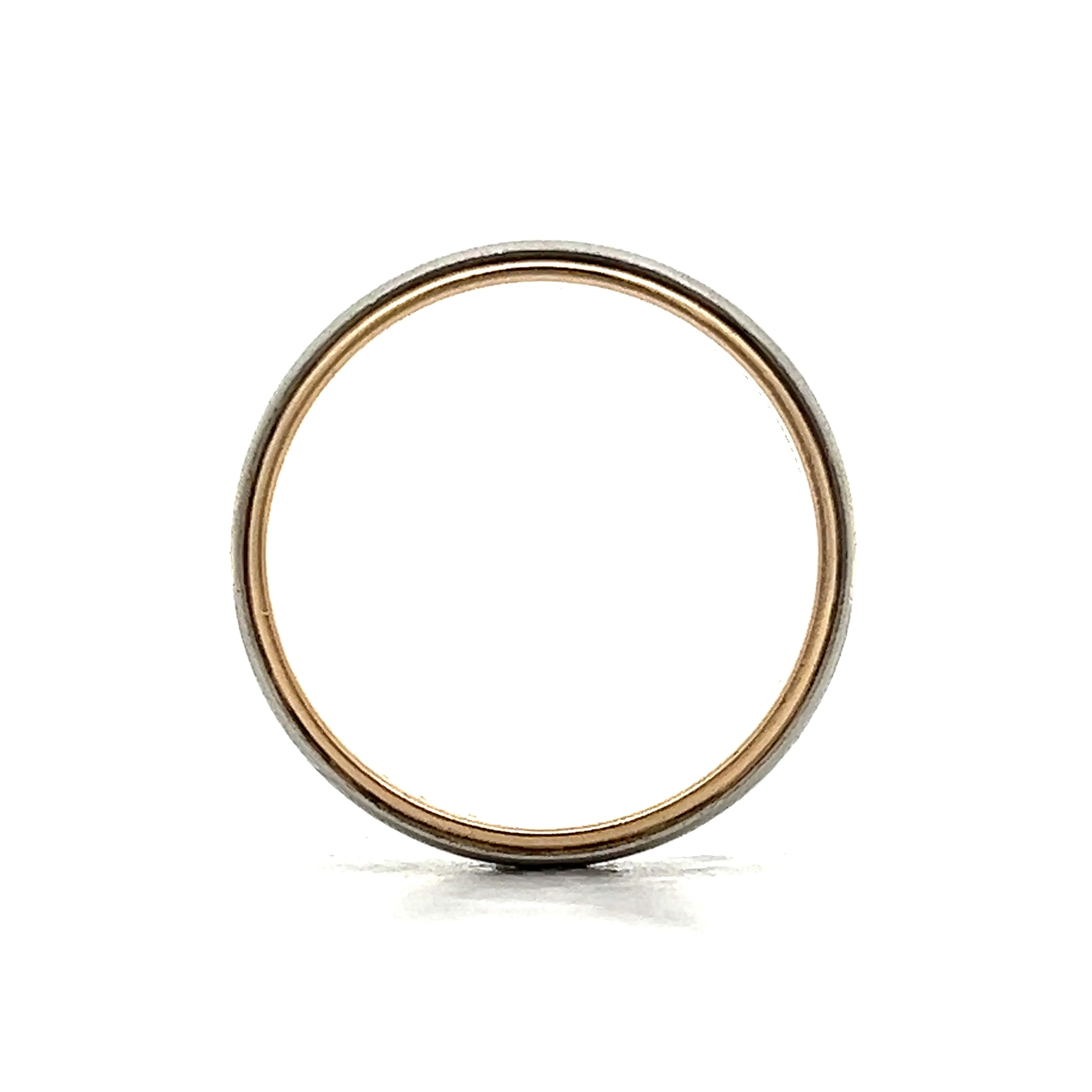 Vintage Men's Chevron Two-Tone Wedding Band in 14k - Image 4