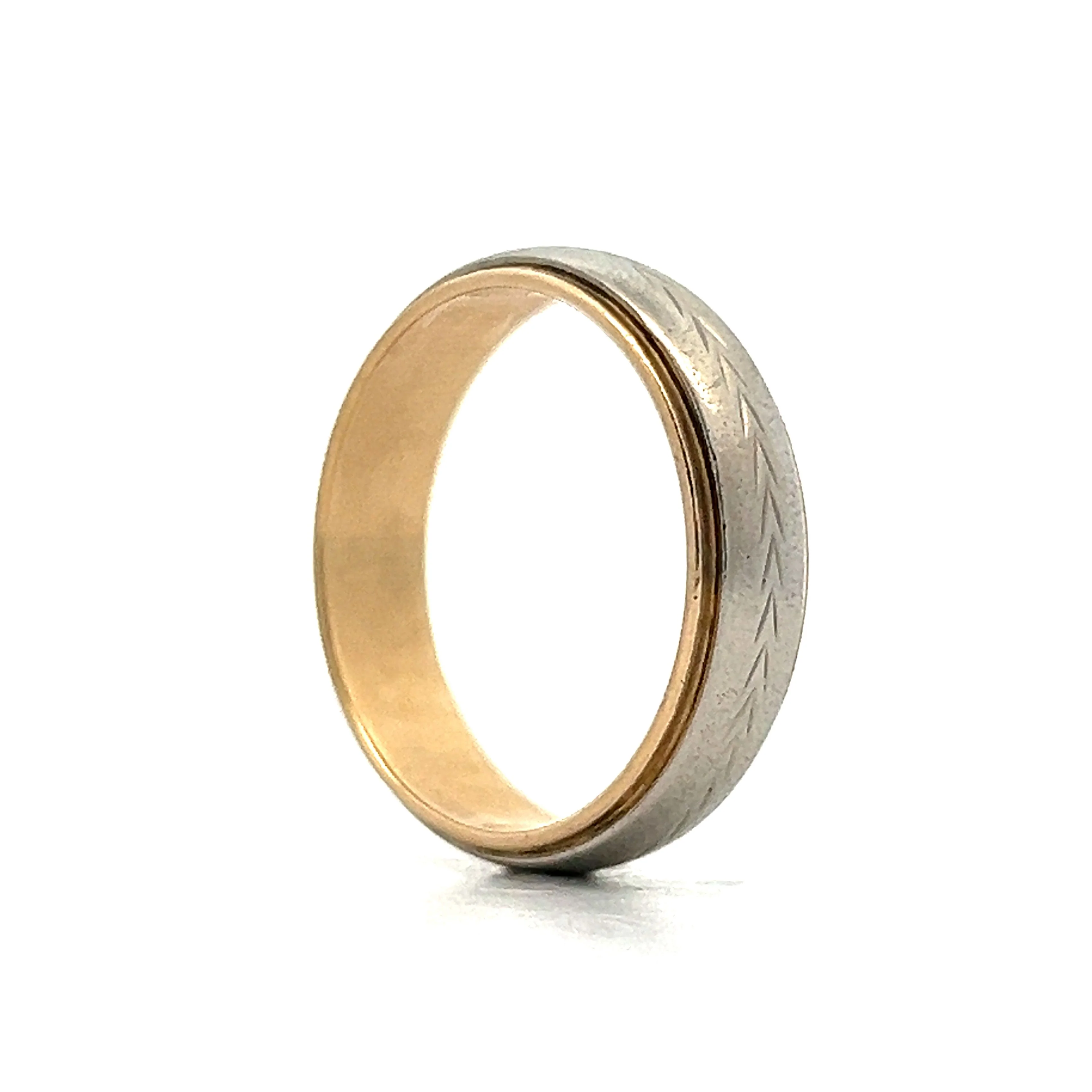 Vintage Men's Chevron Two-Tone Wedding Band in 14k - Image 5