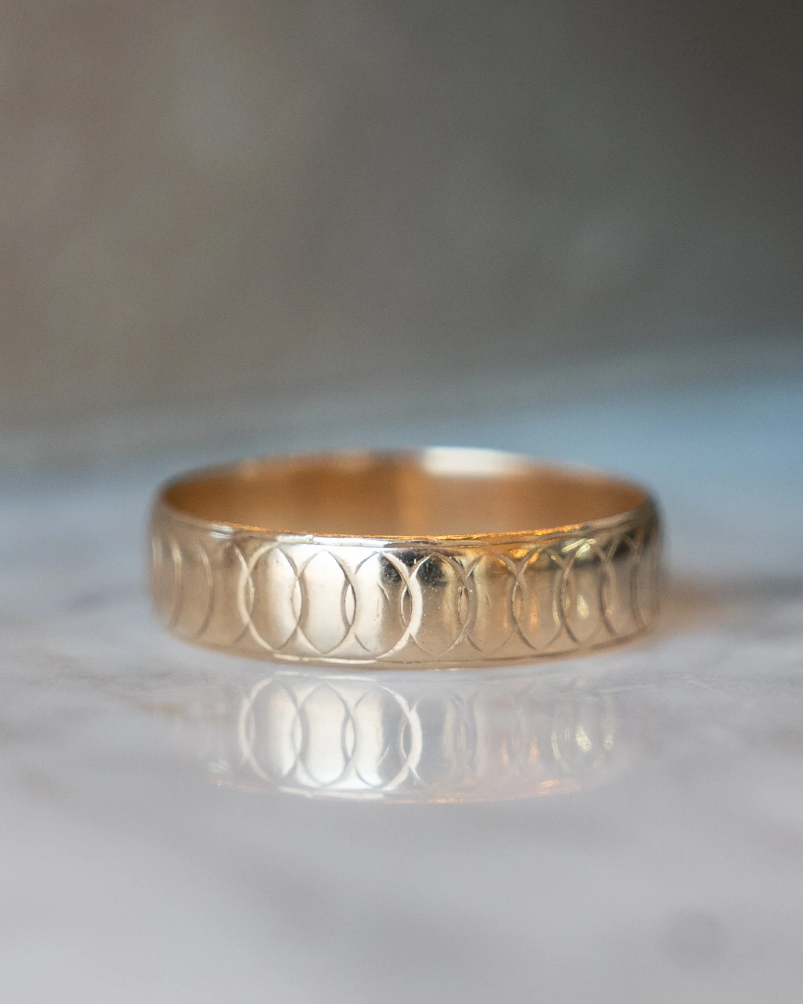 Vintage Mens Geometric Engraved Wedding Band 14k - Image 6