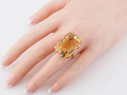 Vintage Mid-Century 41.97ct Emerald Cut Citrine Ring in 18k Yellow Gold - Image 5