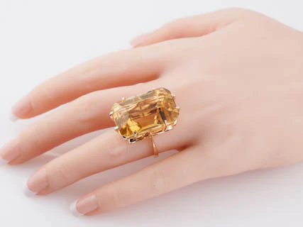 Vintage Mid-Century 41.97ct Emerald Cut Citrine Ring in 18k Yellow Gold - Image 6