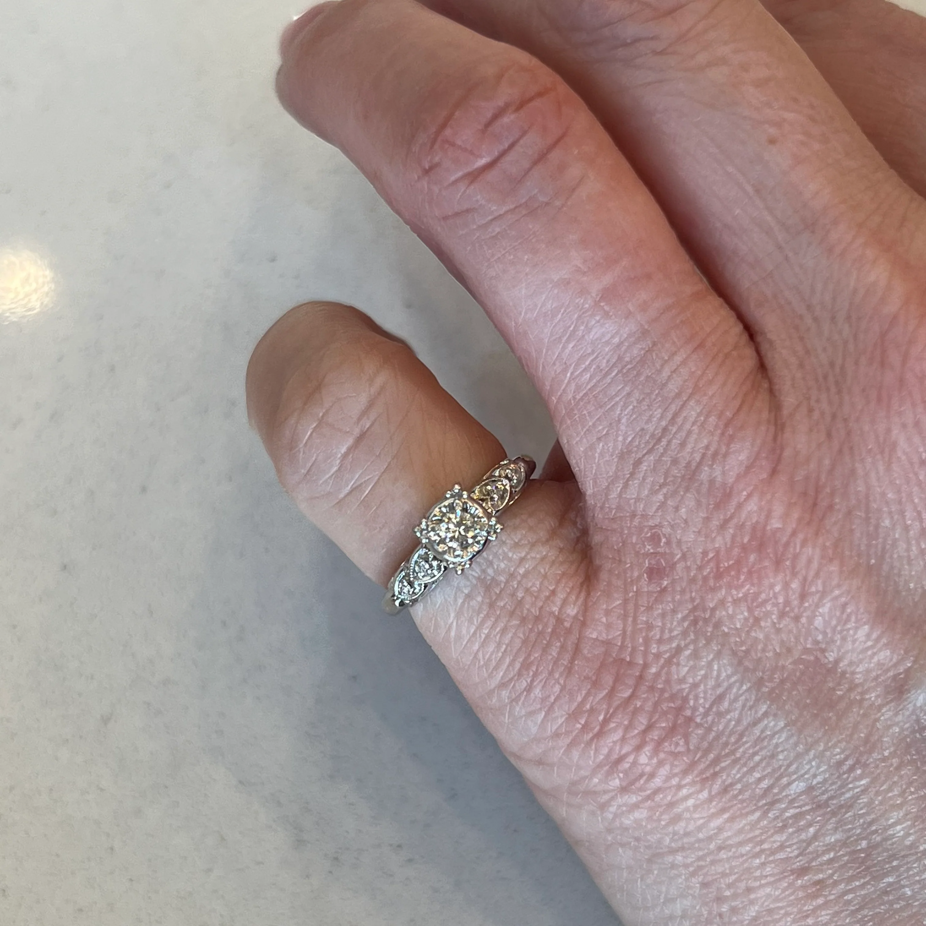 Vintage Mid-Century Diamond Engagement Ring in 14k - Image 6
