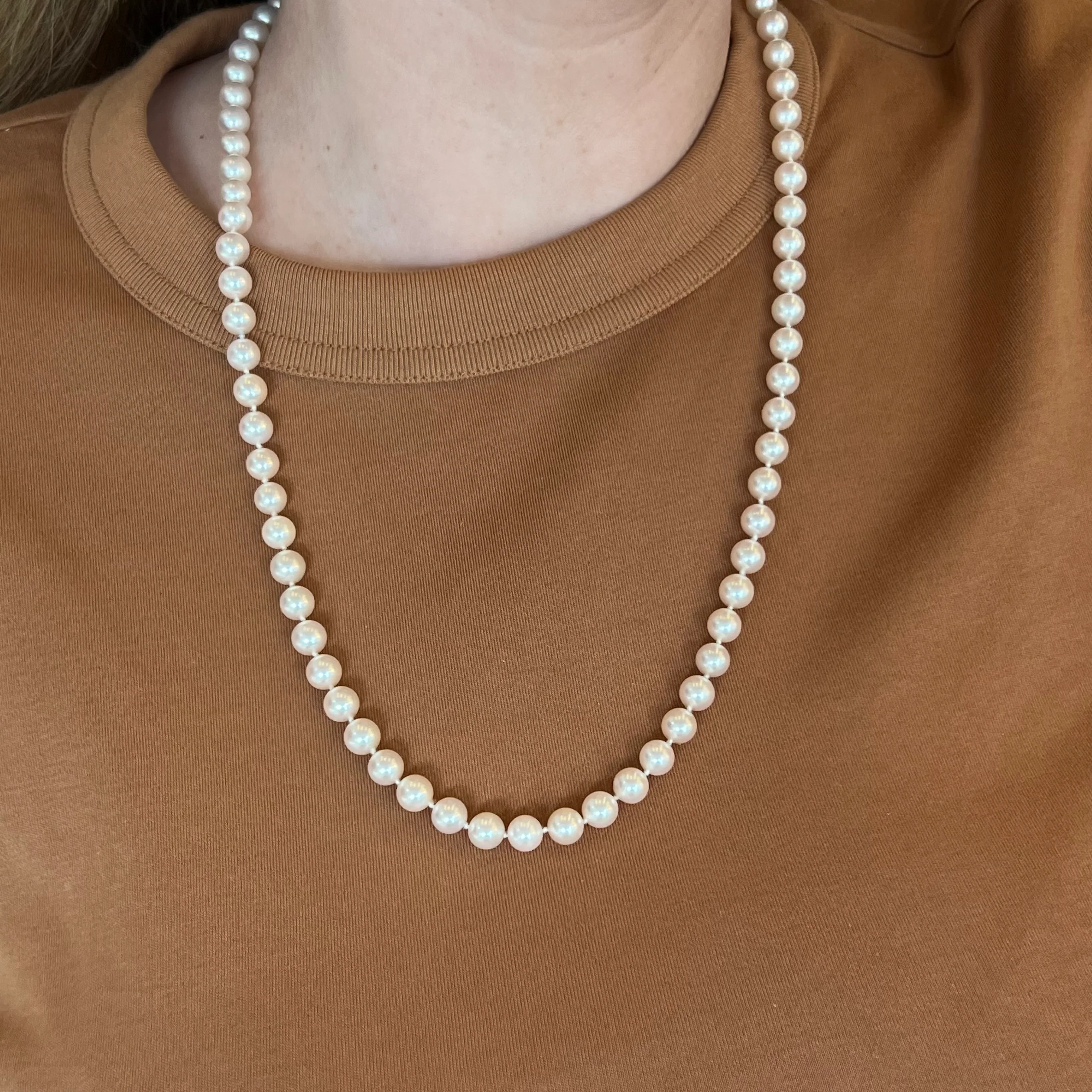 Vintage Mid-Century Necklace Akoya Pearl in 14k Yellow Gold - Image 4