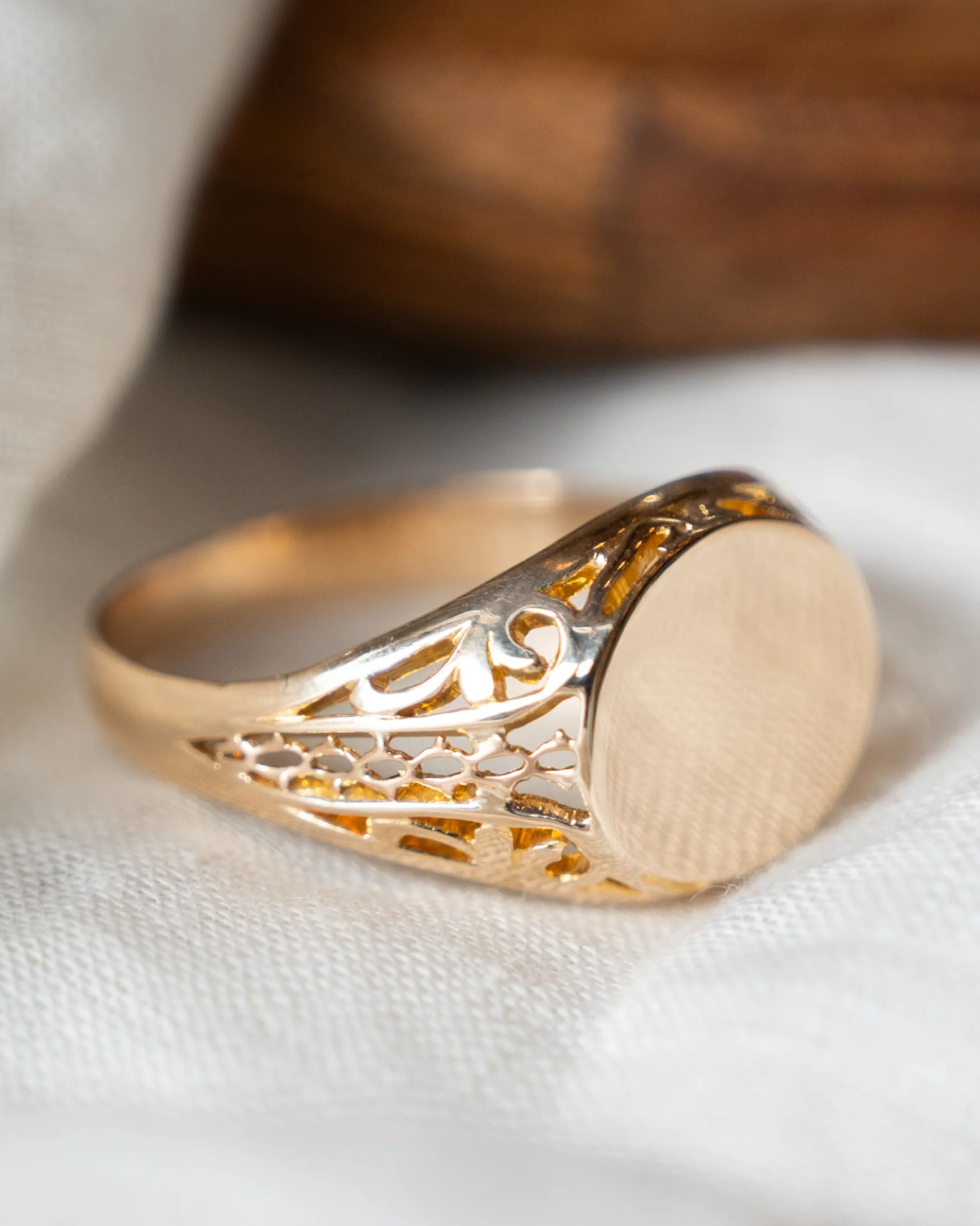 Vintage Mid-Century Signet Ring 10k Yellow Gold - Image 6