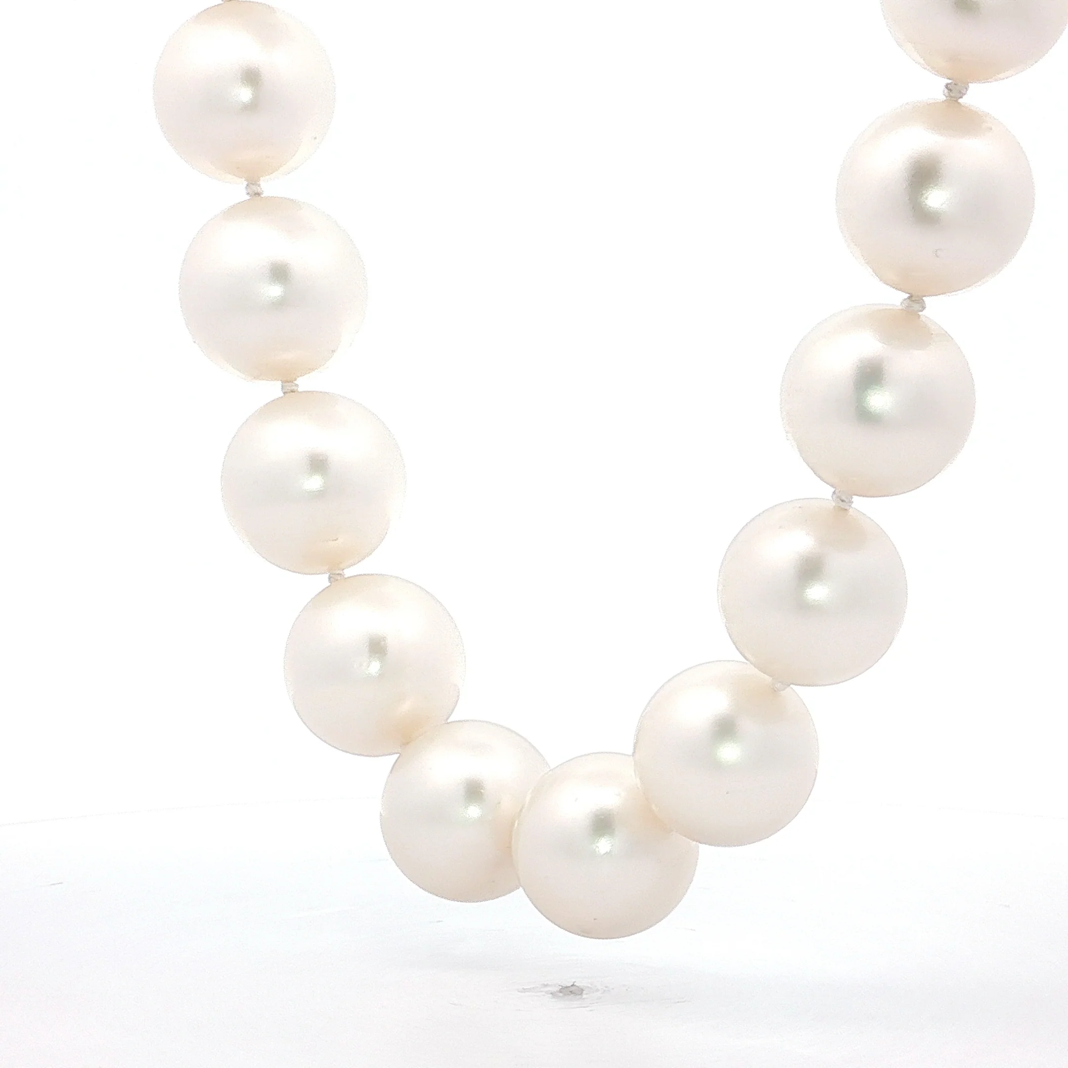 Vintage Mid-Century South Sea Pearl Necklace 18k - Image 2