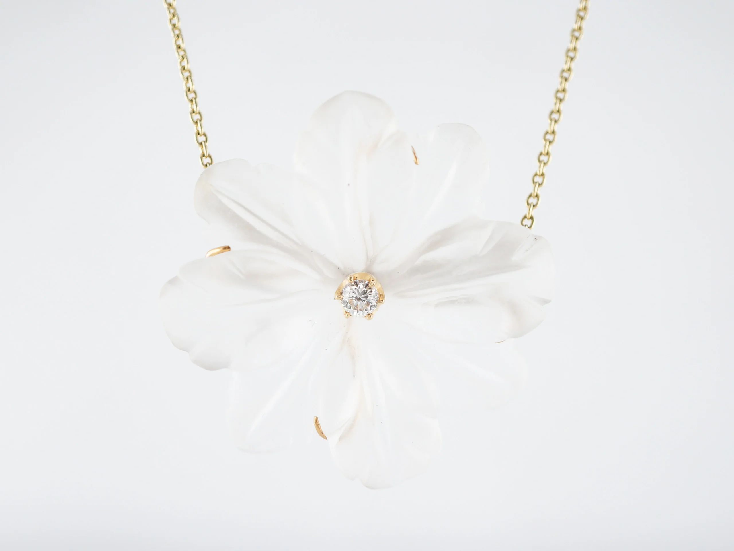 Vintage Necklace Mid Century .16 Engraved Crystal in 14k Yellow Gold
