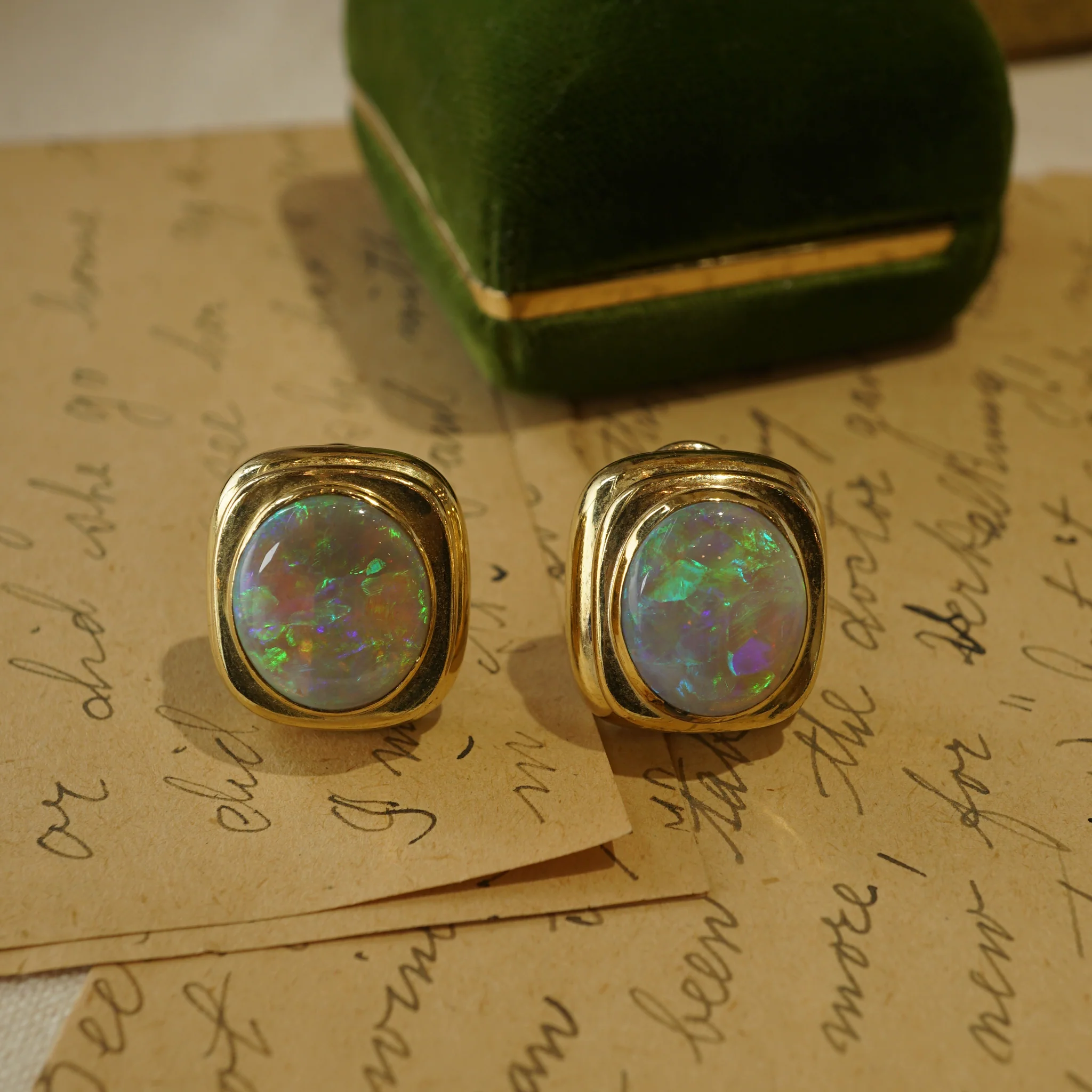 Vintage Opal Earrings in 18k Yellow Gold - Image 4