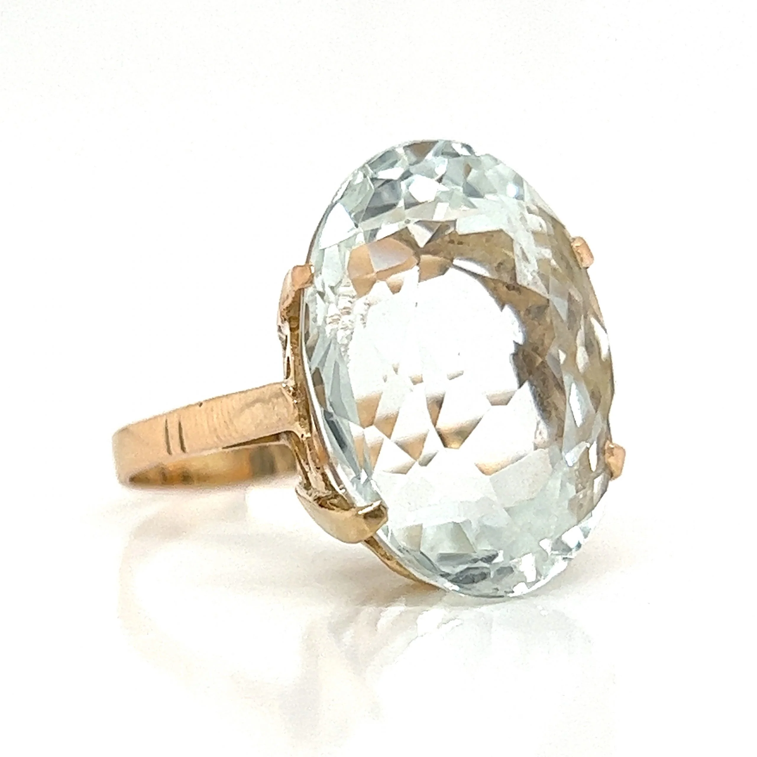 Vintage Pale Aquamarine Cocktail Ring in 14k Yellow Gold - Image 3