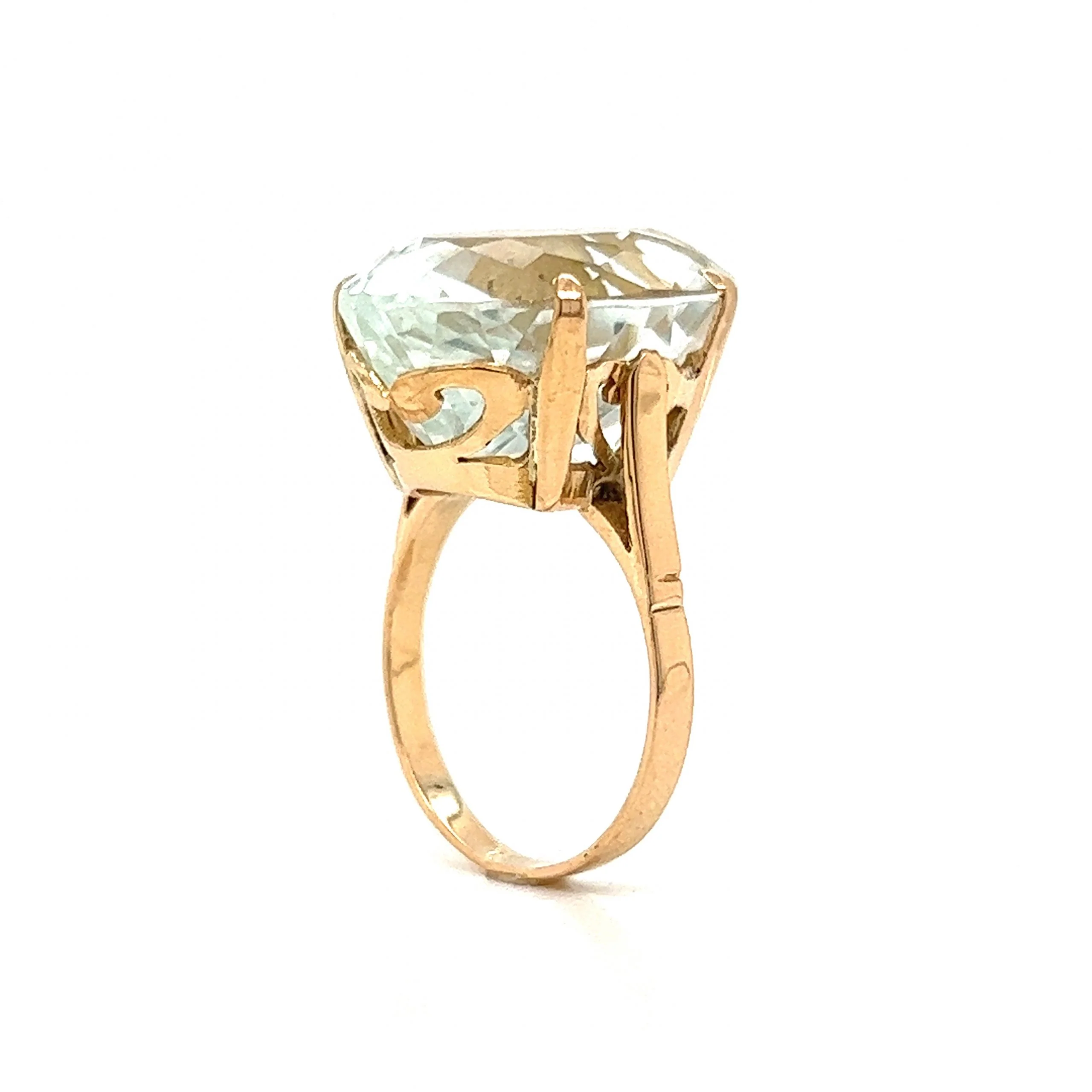 Vintage Pale Aquamarine Cocktail Ring in 14k Yellow Gold - Image 4
