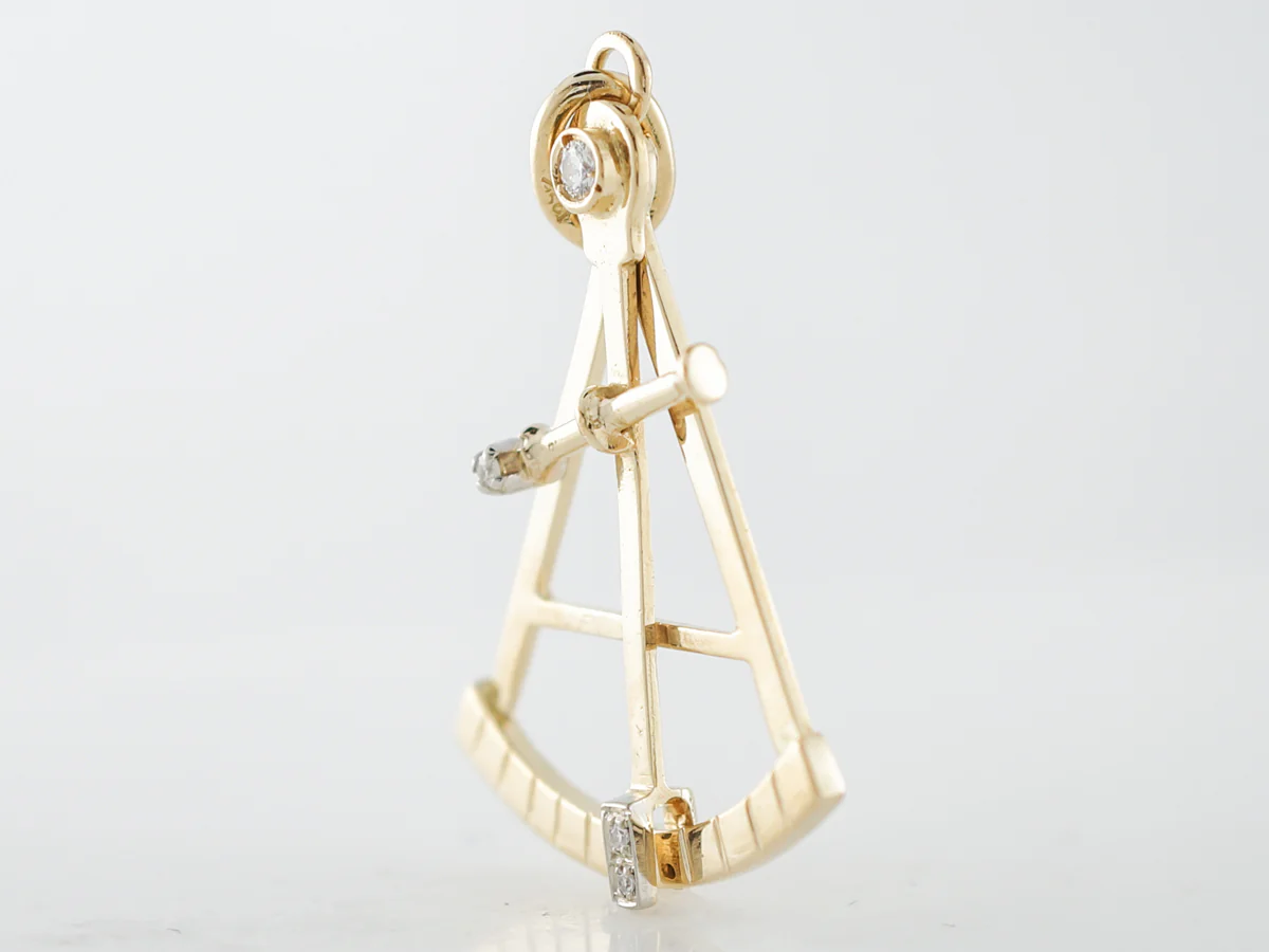 Vintage Pendant Mid-Century .13 Round Brilliant Cut Diamonds in 14k Yellow Gold - Image 2