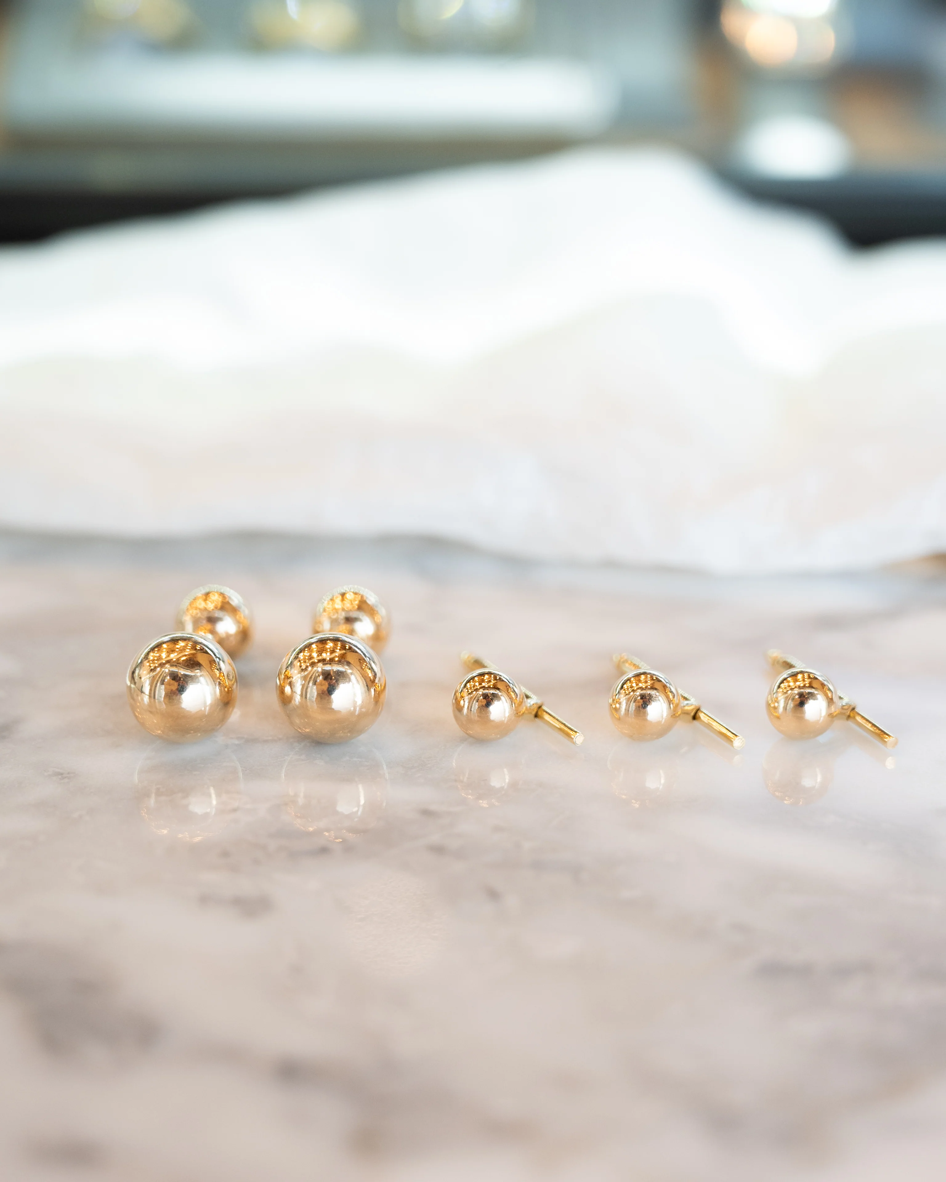 Vintage Retro Ball Cufflinks in 14k Yellow Gold - Image 9