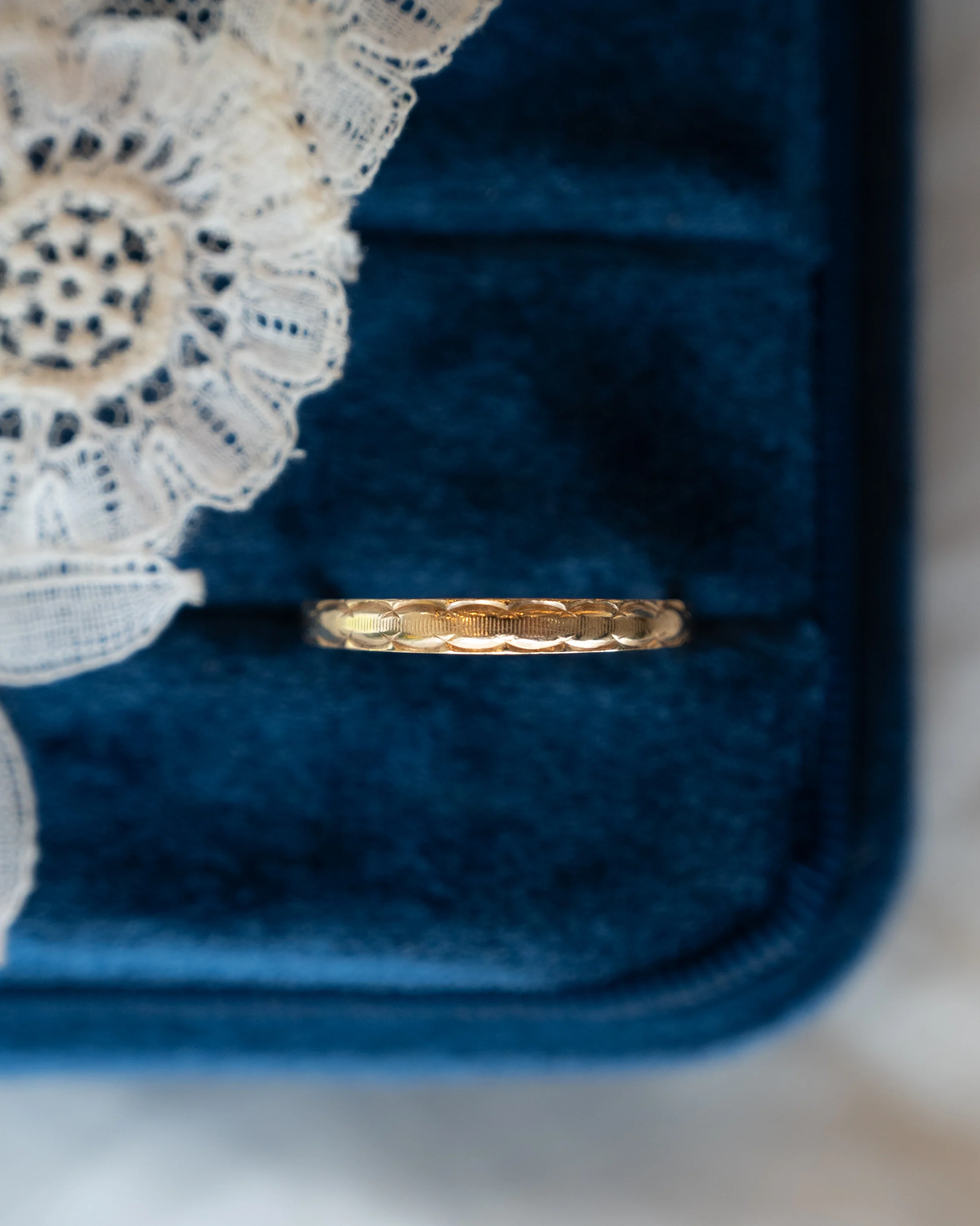 Vintage Retro Coin Edge Wedding Band 14k Yellow Gold - Image 6