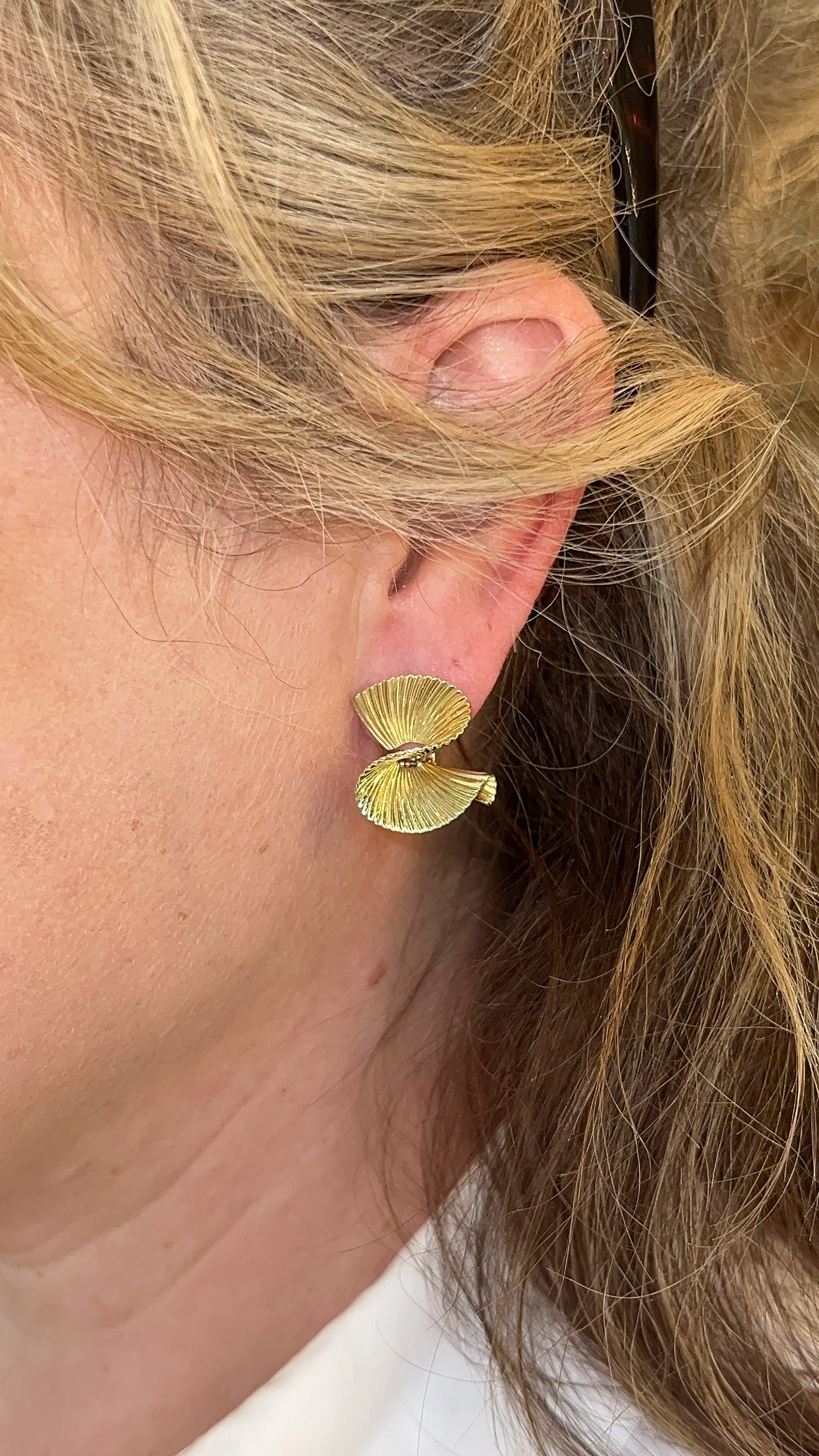 Vintage Retro Fluted Swirl Stud Earrings in 14k - Image 5