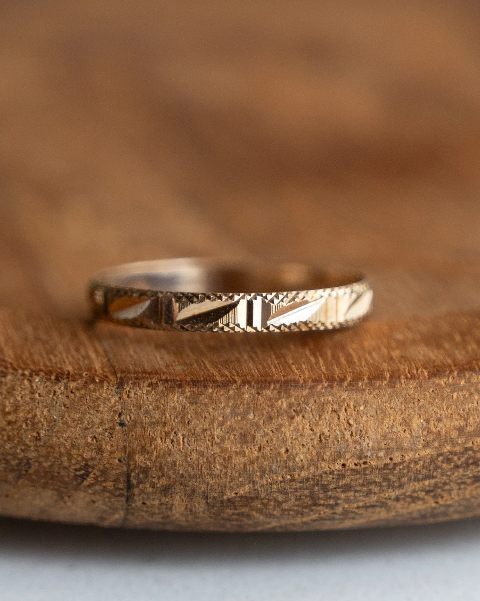 Vintage Retro Geometric Wedding Band in 14k - Image 7