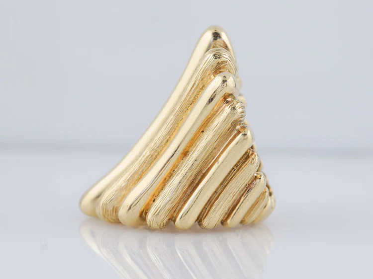 Vintage Right Hand Ring Mid-Century in 18k Yellow Gold - Image 2