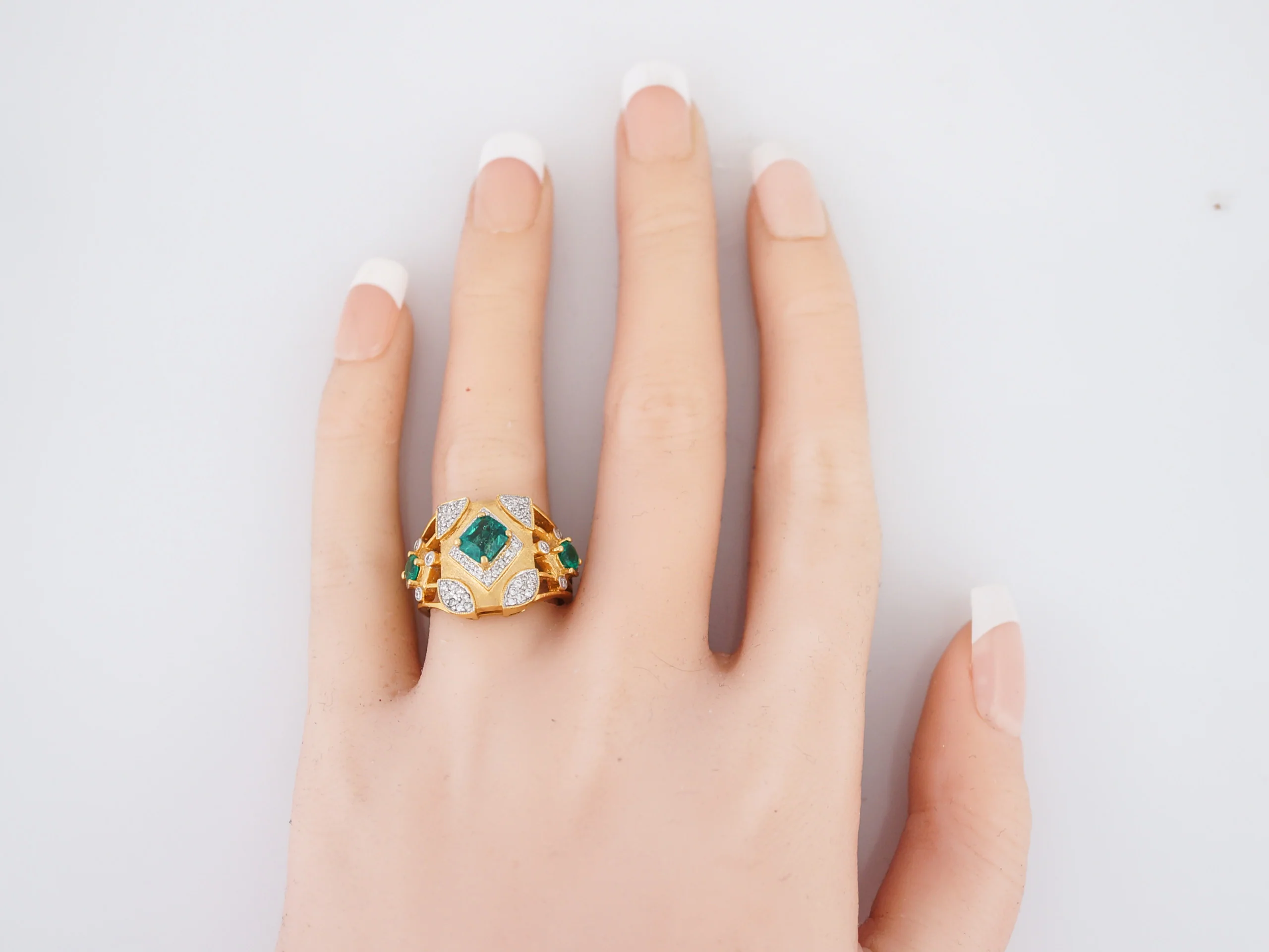 Vintage Right Hand Ring Mid-Century .60 Emerald Cut Emerald in 20K Yellow Gold - Image 5