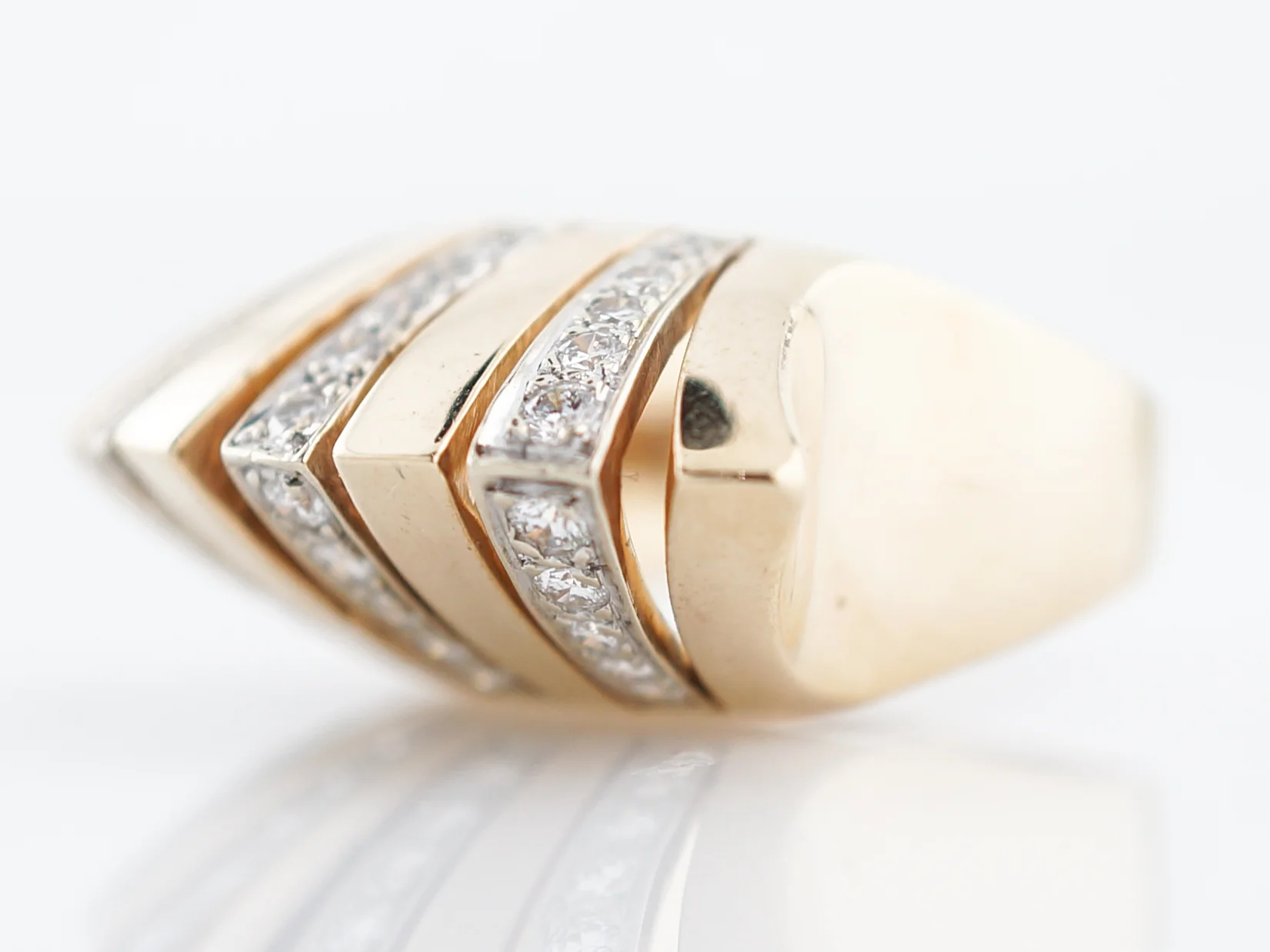 Vintage Right Hand Ring Mid-Century .80 Round Brilliant Cut Diamonds in 14k Yellow Gold - Image 3