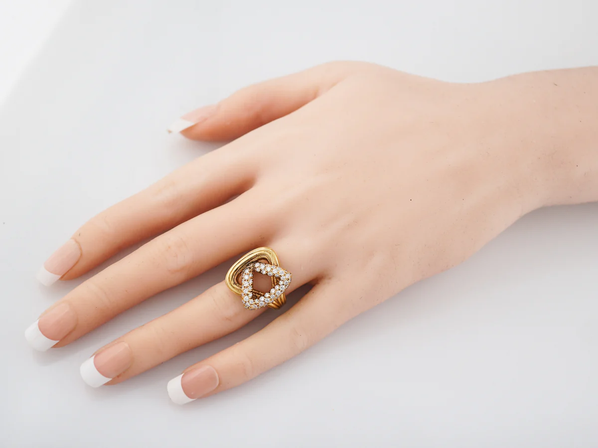 Vintage Right Hand Ring Mid Century .81 Round Brilliant Cut Diamonds in 18k Yellow Gold - Image 7