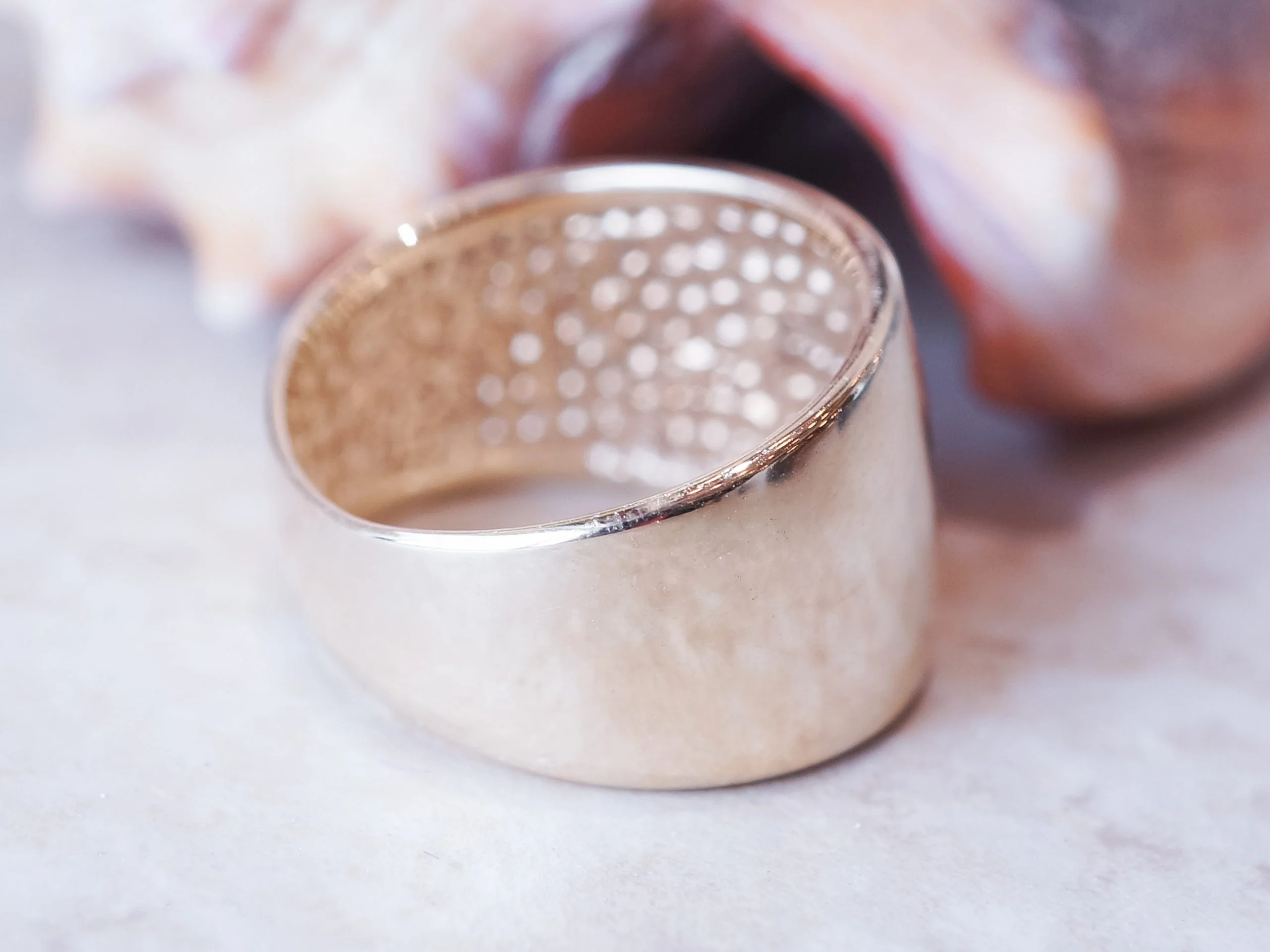 Vintage Right Hand Ring Mid-Century in 14k Yellow Gold - Image 5