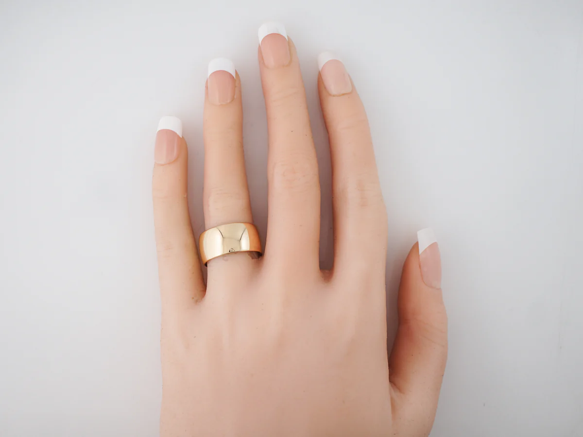 Vintage Right Hand Ring Mid-Century in 14k Yellow Gold - Image 3