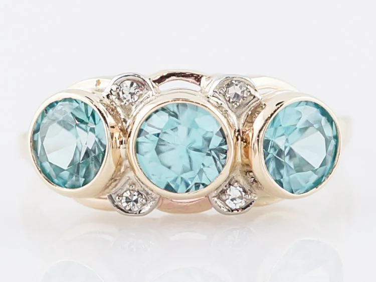 Vintage Right Hand Ring Retro 1.89 Round Cut Zircon & .08 Single Cut Diamonds in 14k Yellow Gold