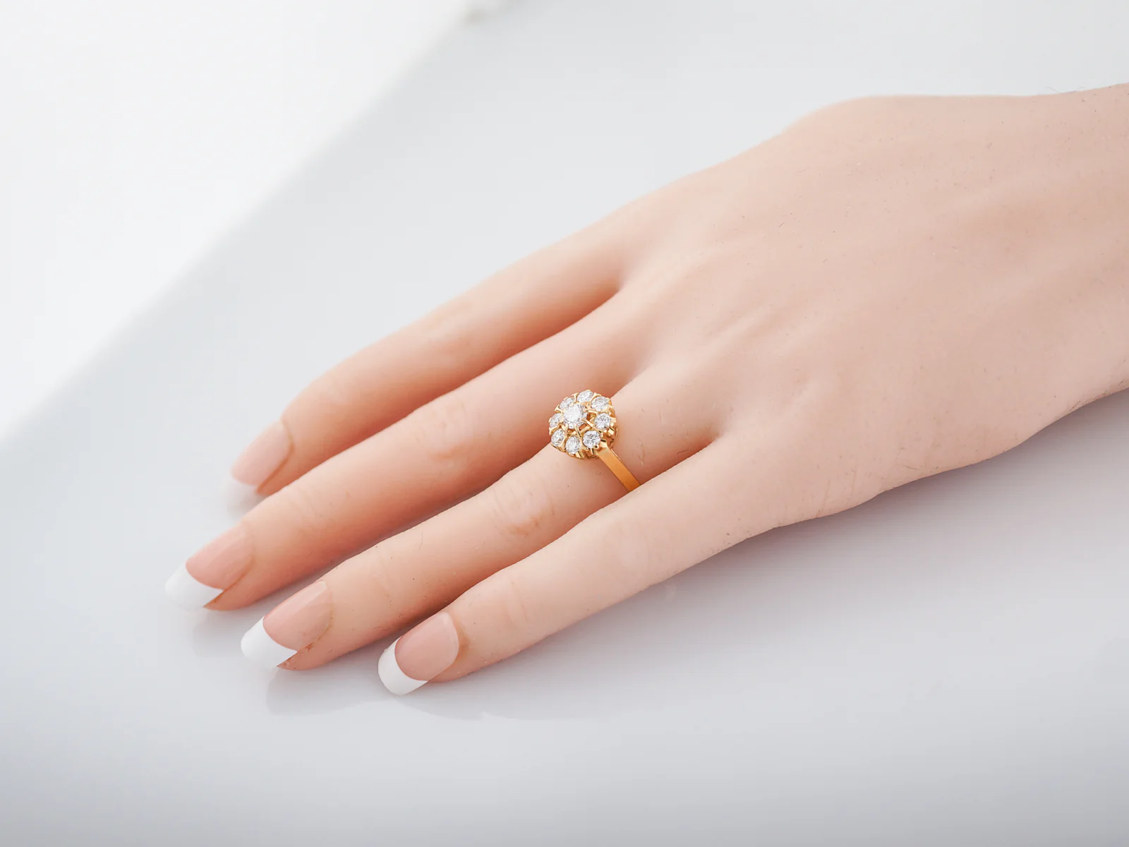 Vintage Right Hand Ring Retro .20 Round Brilliant Cut Diamonds in 18k Yellow Gold - Image 7