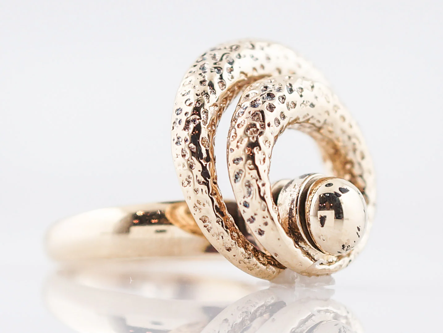 Vintage Right Hand Ring Retro in 14k Yellow Gold - Image 3