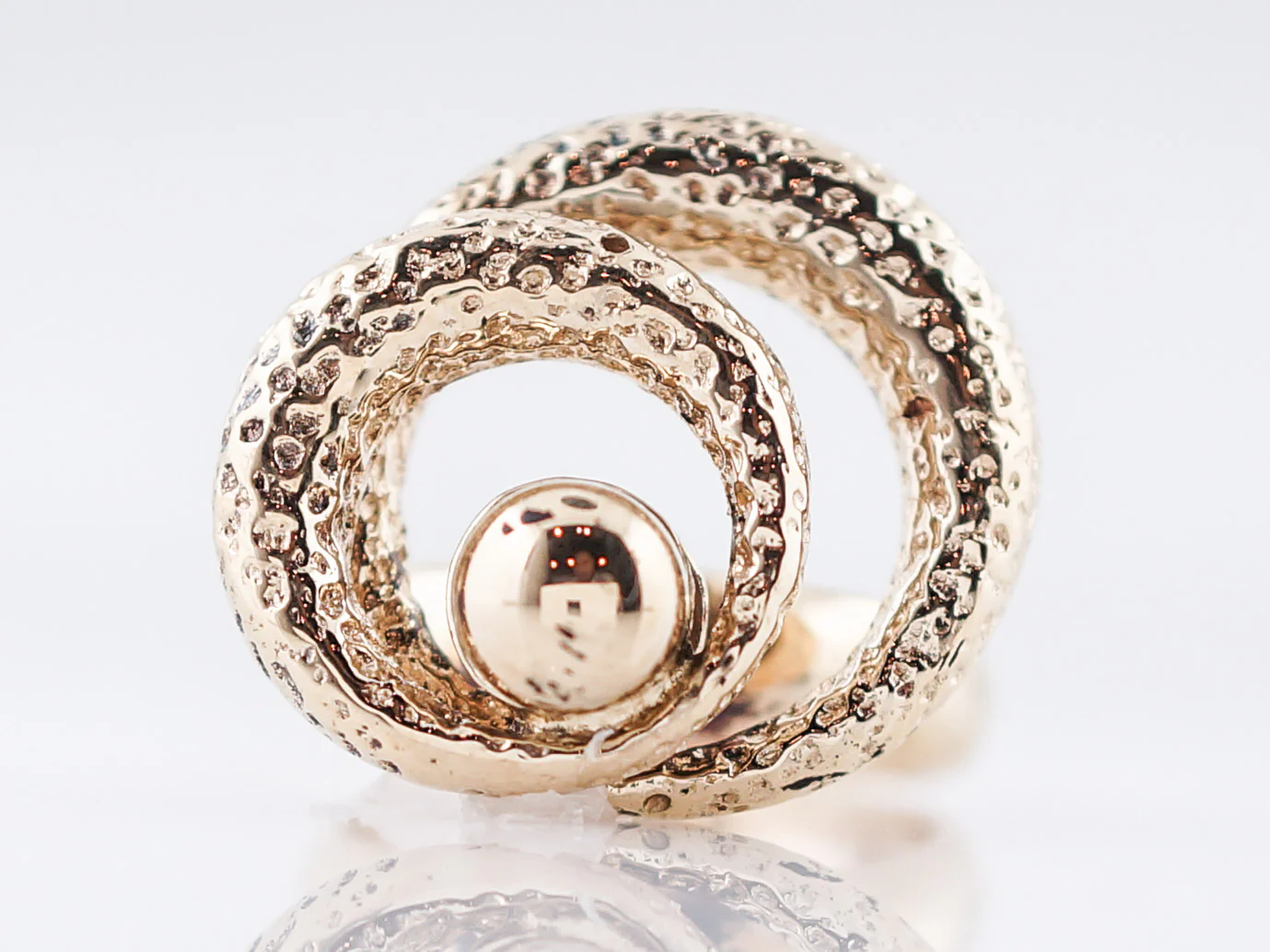 Vintage Right Hand Ring Retro in 14k Yellow Gold - Image 4