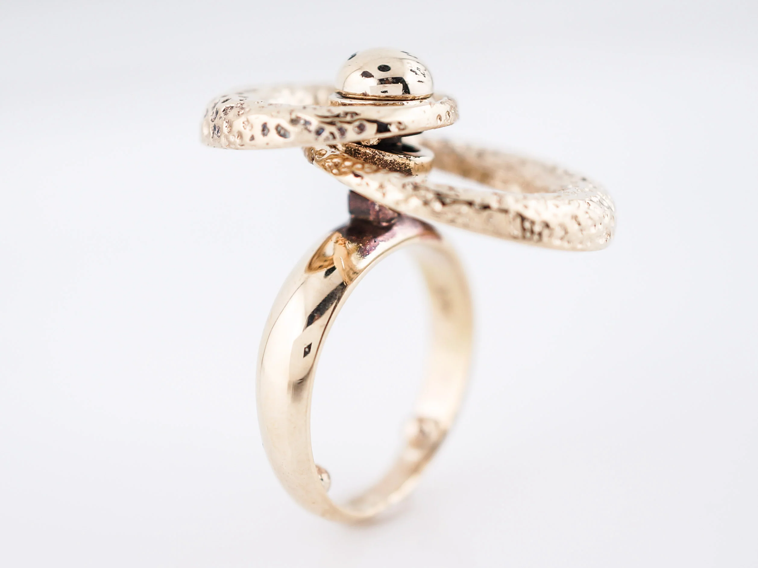 Vintage Right Hand Ring Retro in 14k Yellow Gold - Image 7