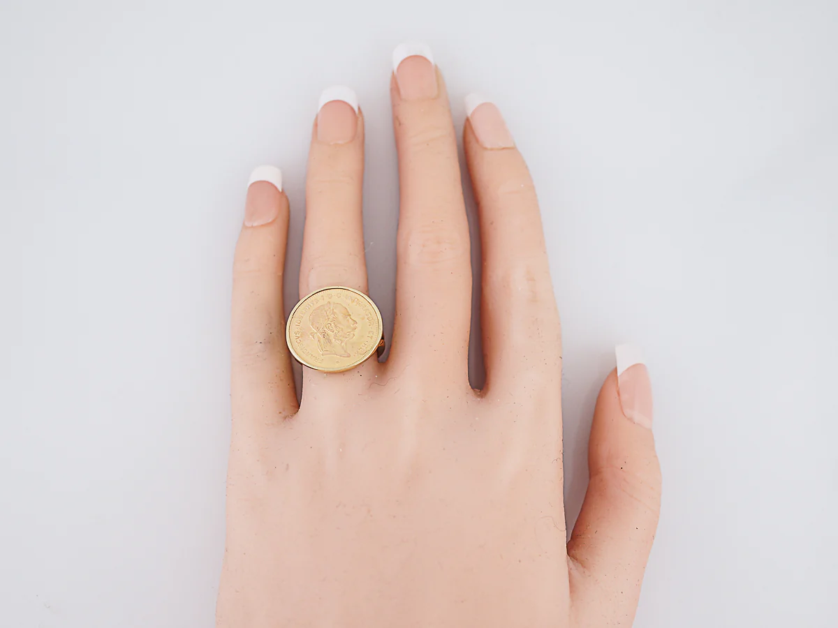 Vintage Right Hand Ring Retro in 18K Yellow Gold - Image 6