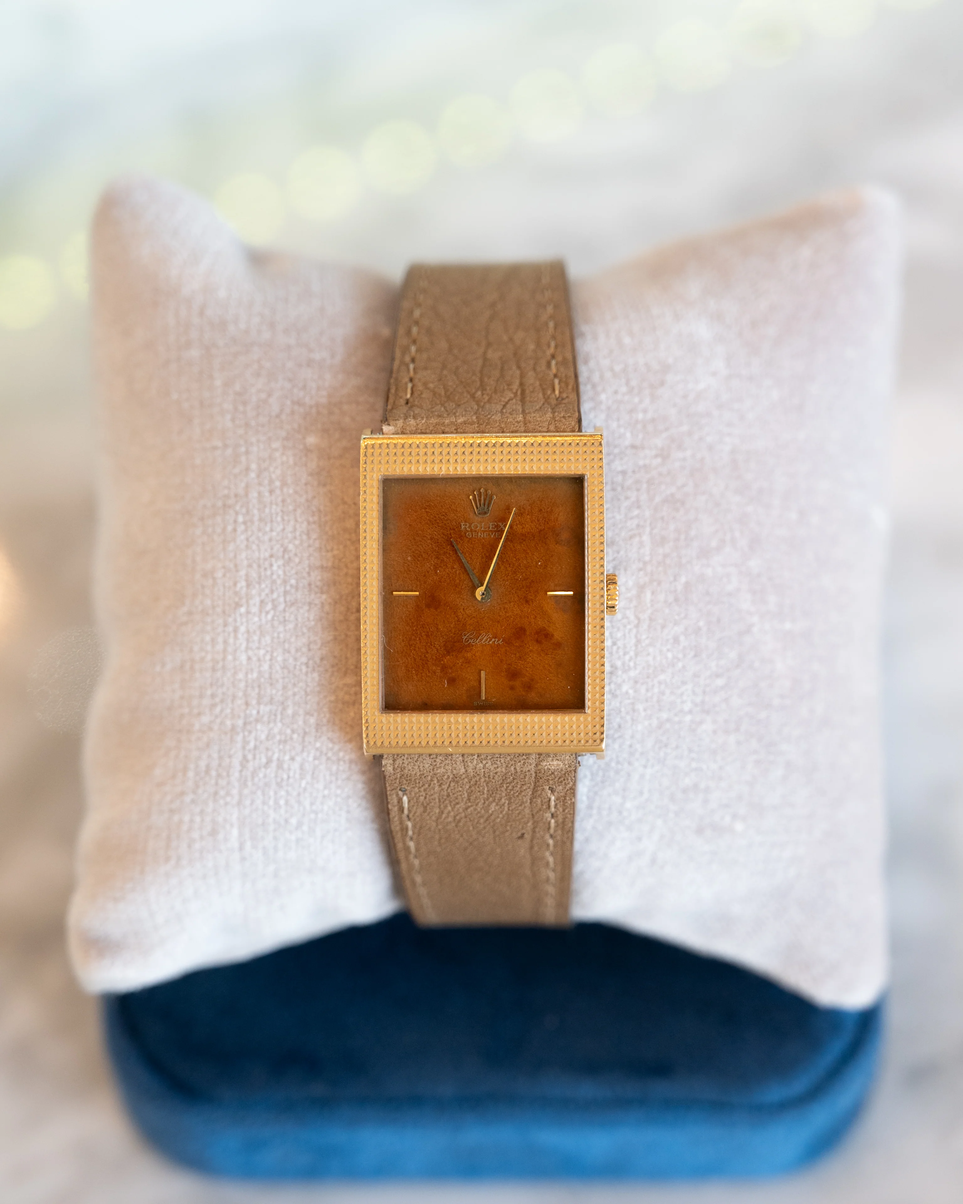 Vintage Rolex Cellini Watch in 18k Yellow Gold - Image 5