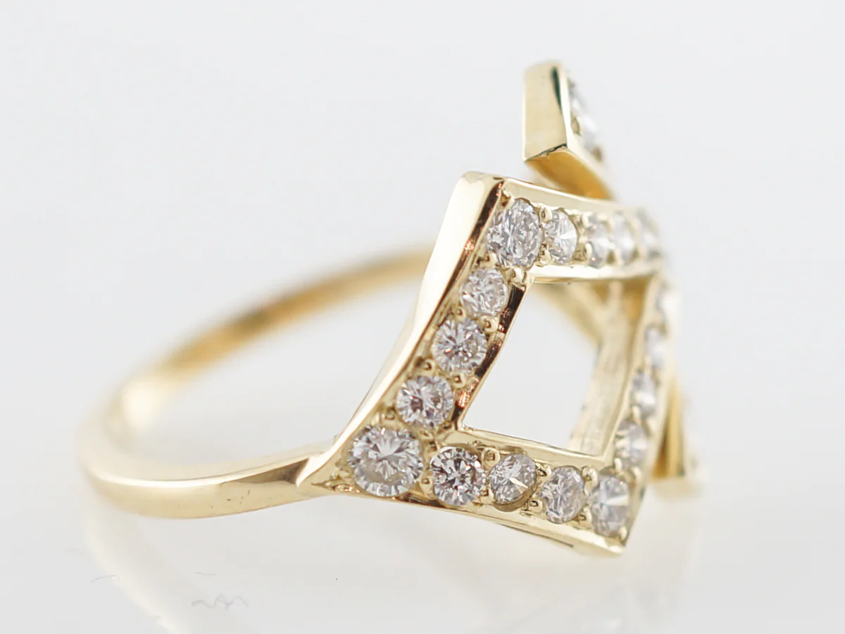 Vintage Style Art Deco Diamond Right Hand Ring in Yellow Gold - Image 3