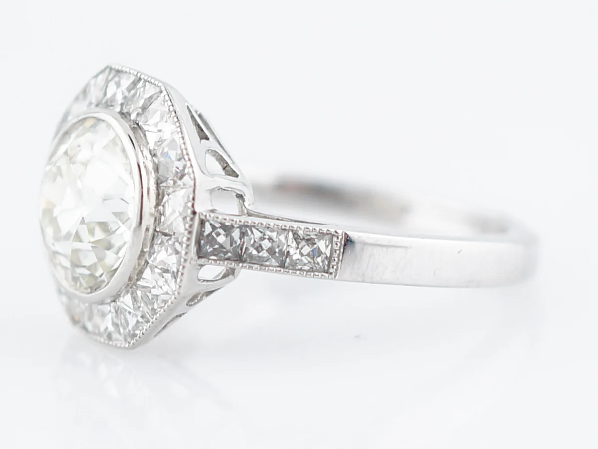 Vintage Style Diamond Halo Engagement Ring in Platinum - Image 2