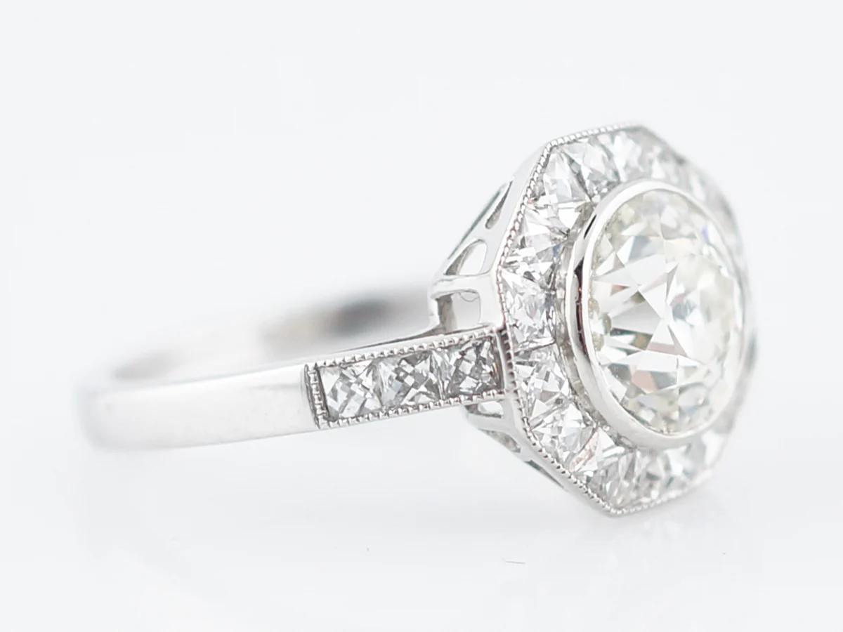 Vintage Style Diamond Halo Engagement Ring in Platinum - Image 3