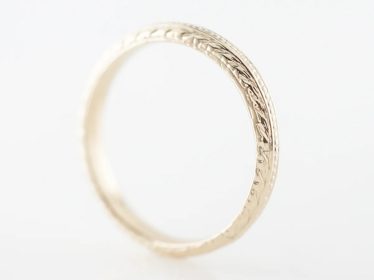 Vintage Style Engraved Wedding Band in Yellow Gold - Image 3