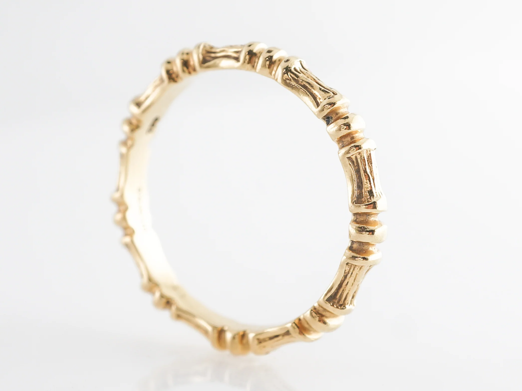 Vintage Tiffany and Co. Bamboo Wedding Band in 18k Yellow Gold - Image 4