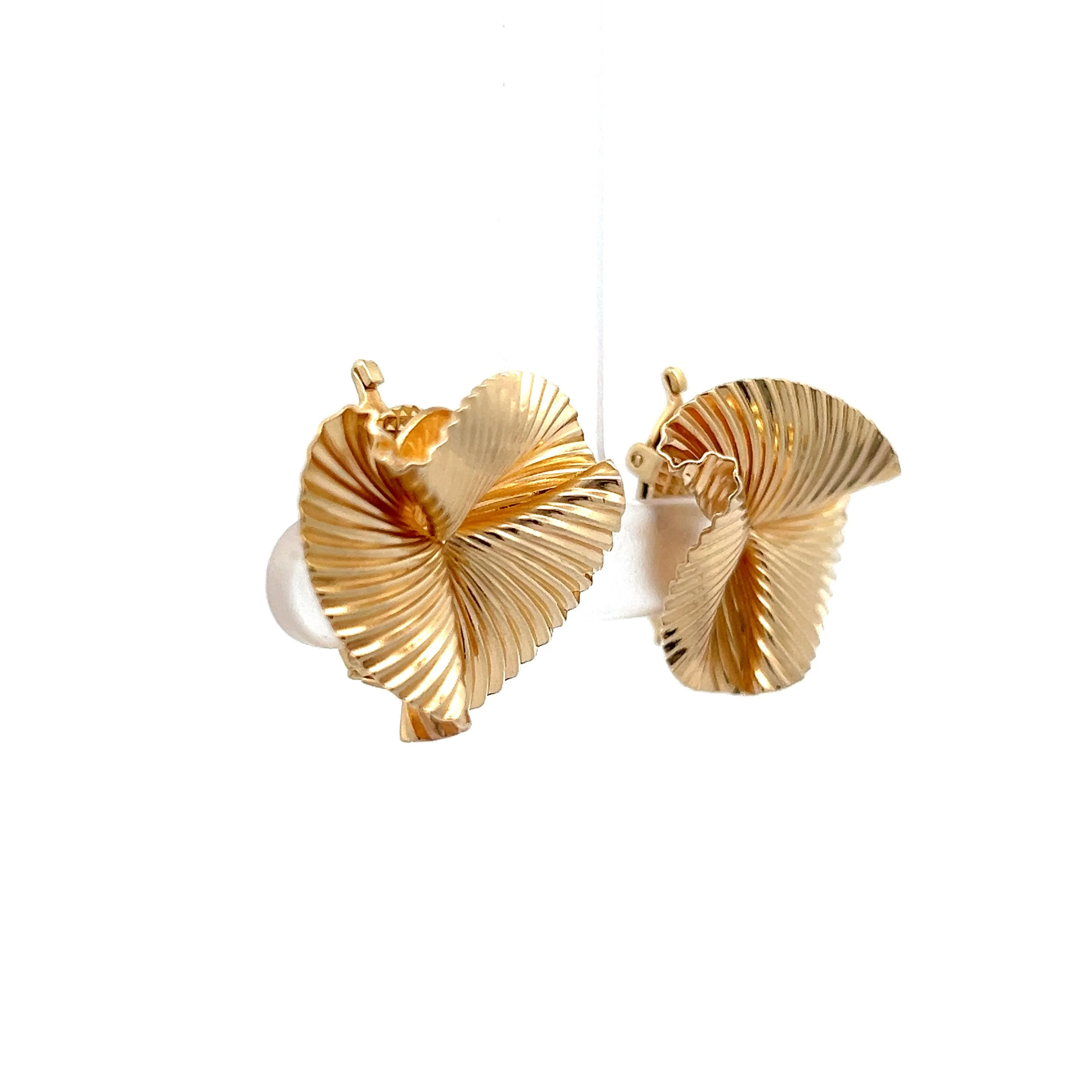 Vintage Tiffany & Co Earrings in 14k Yellow Gold - Image 3