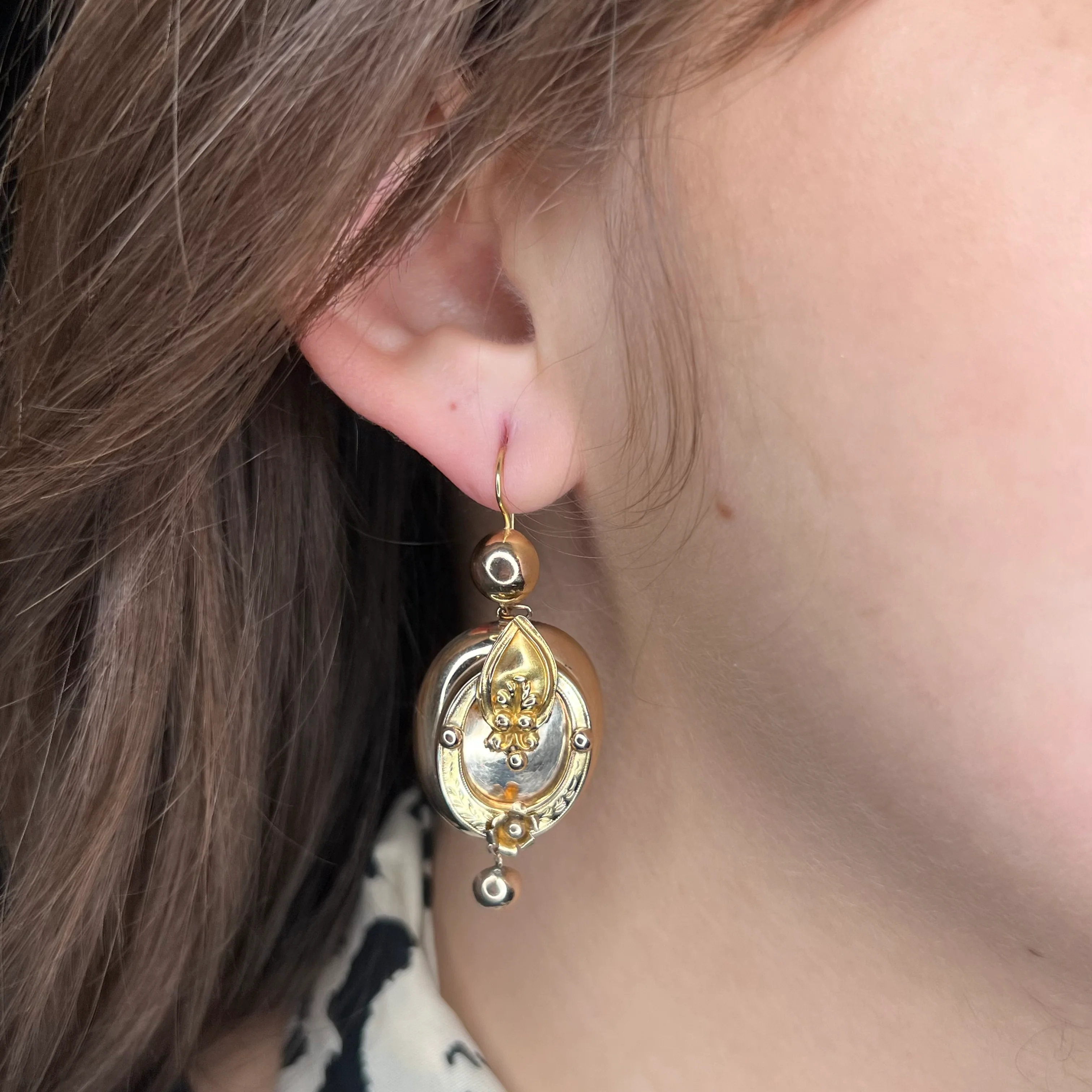 Vintage Victorian Repoussé Drop Earrings 14k Yellow Gold - Image 4