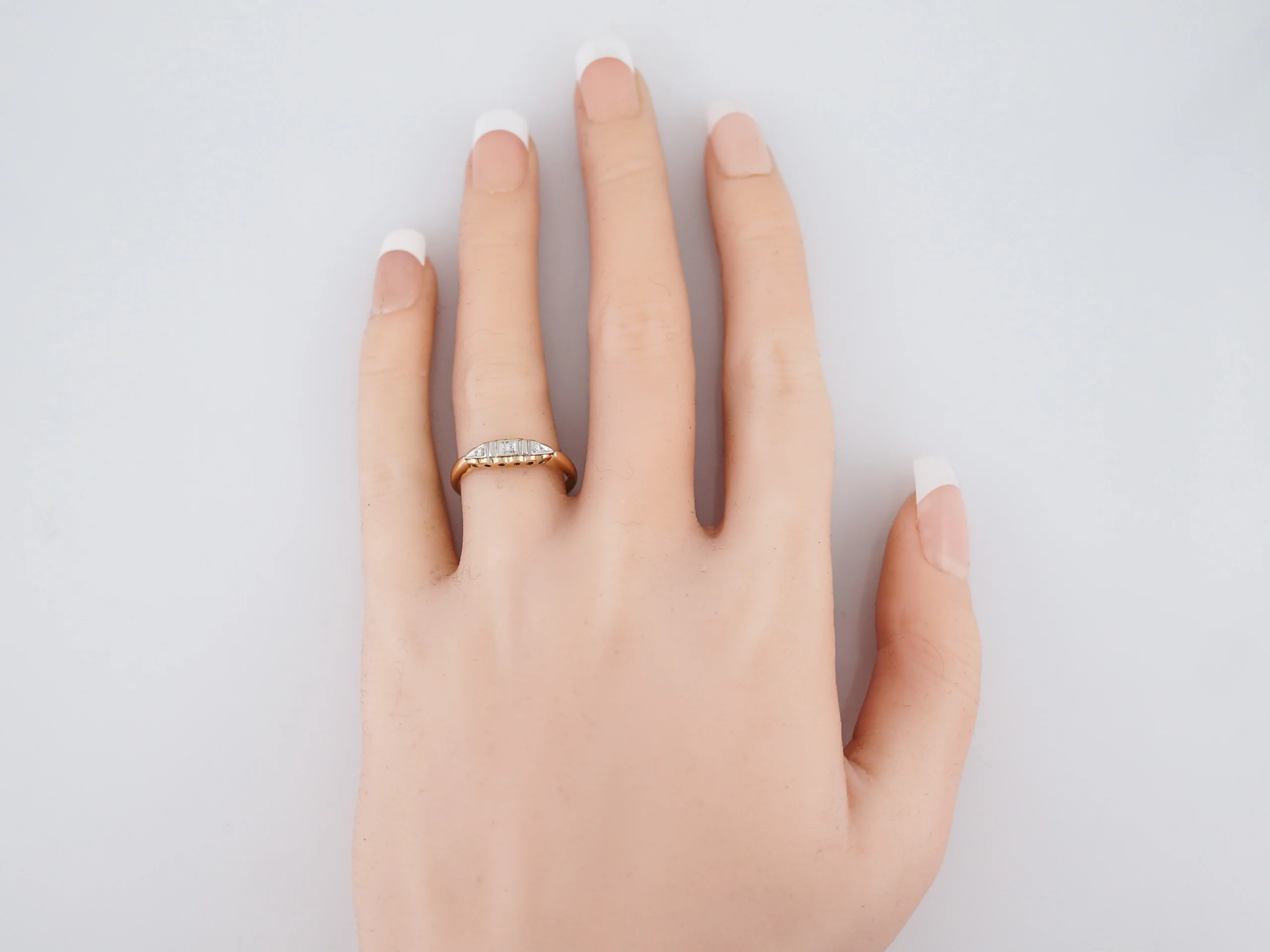 Vintage Wedding Band Mid Century .02 Single Cut Diamonds in 14K Yellow Gold - Image 6